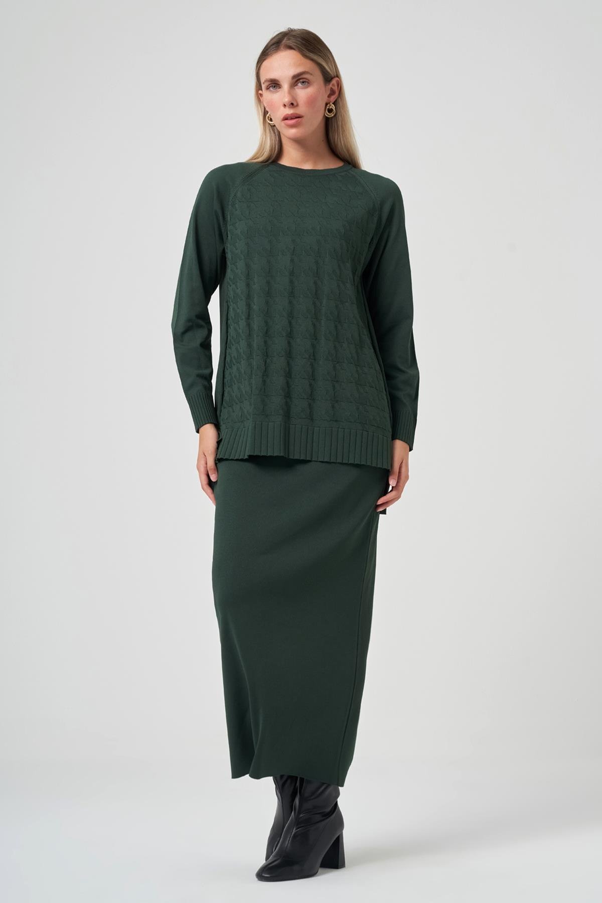 Nuss Kazayağı Desen Merserize Kalem Etekli Triko Takım 1350 Turmalin Yeşil