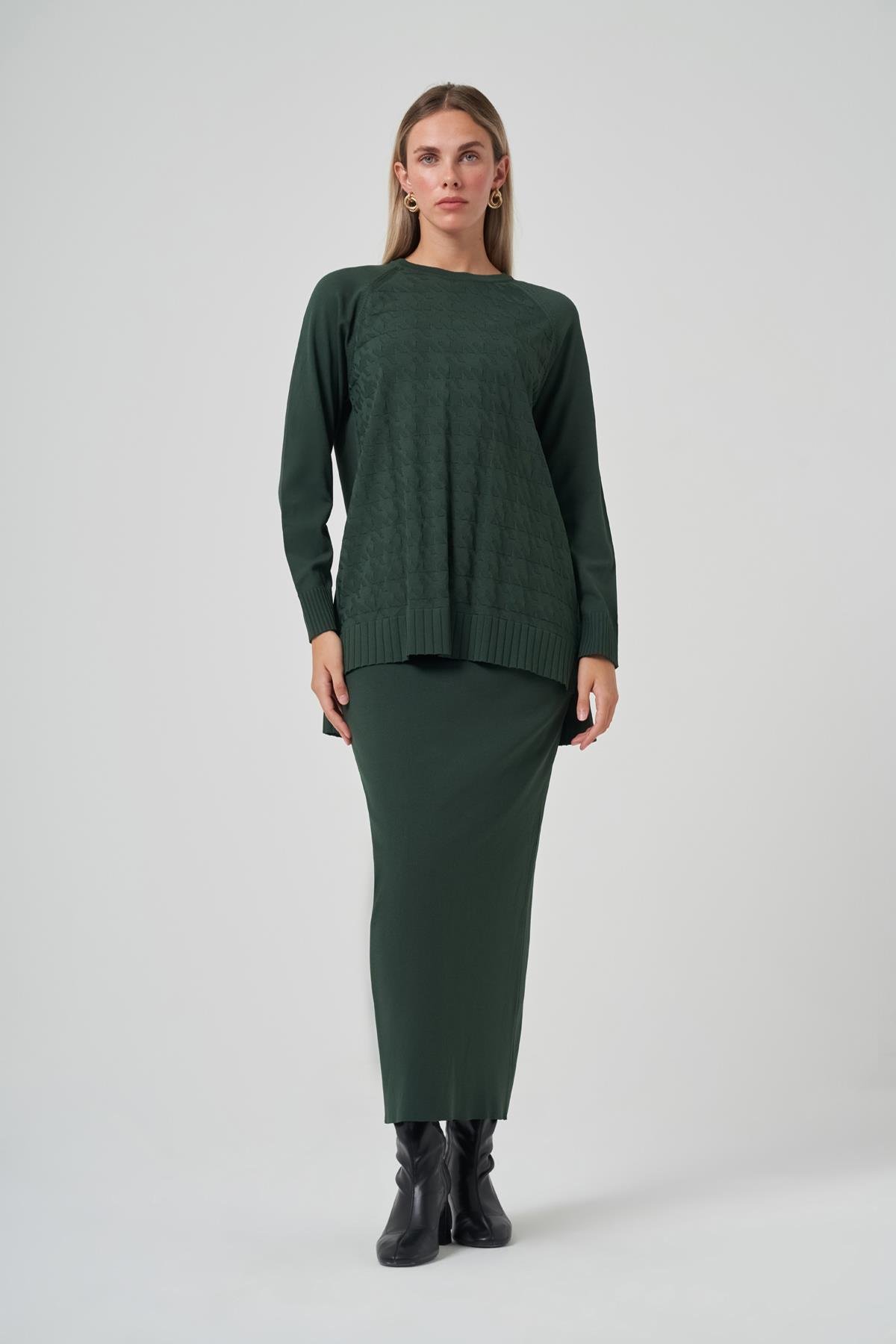 Nuss Kazayağı Desen Merserize Kalem Etekli Triko Takım 1350 Turmalin Yeşil