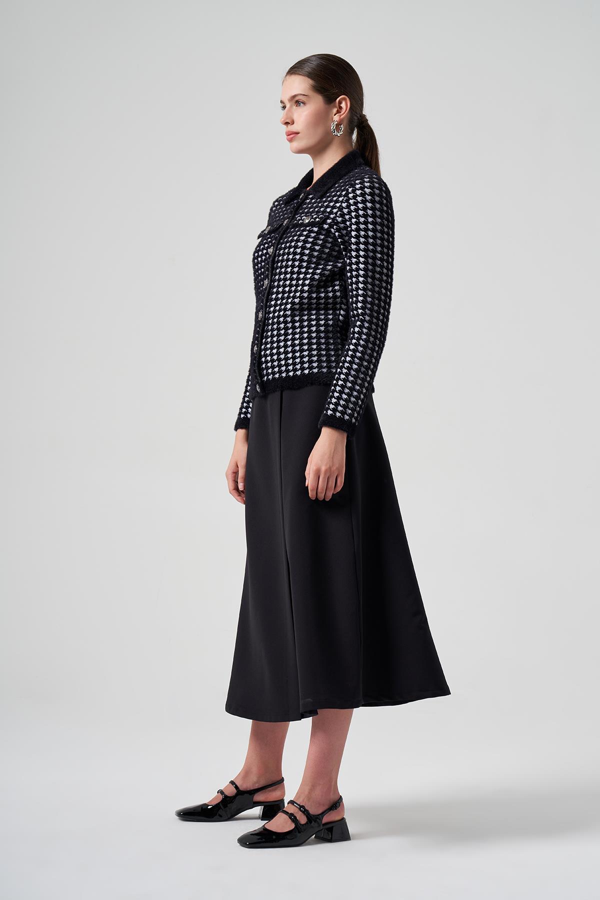 Nuss Triko Düğme Detay Kısa Hırka 7007 Siyah