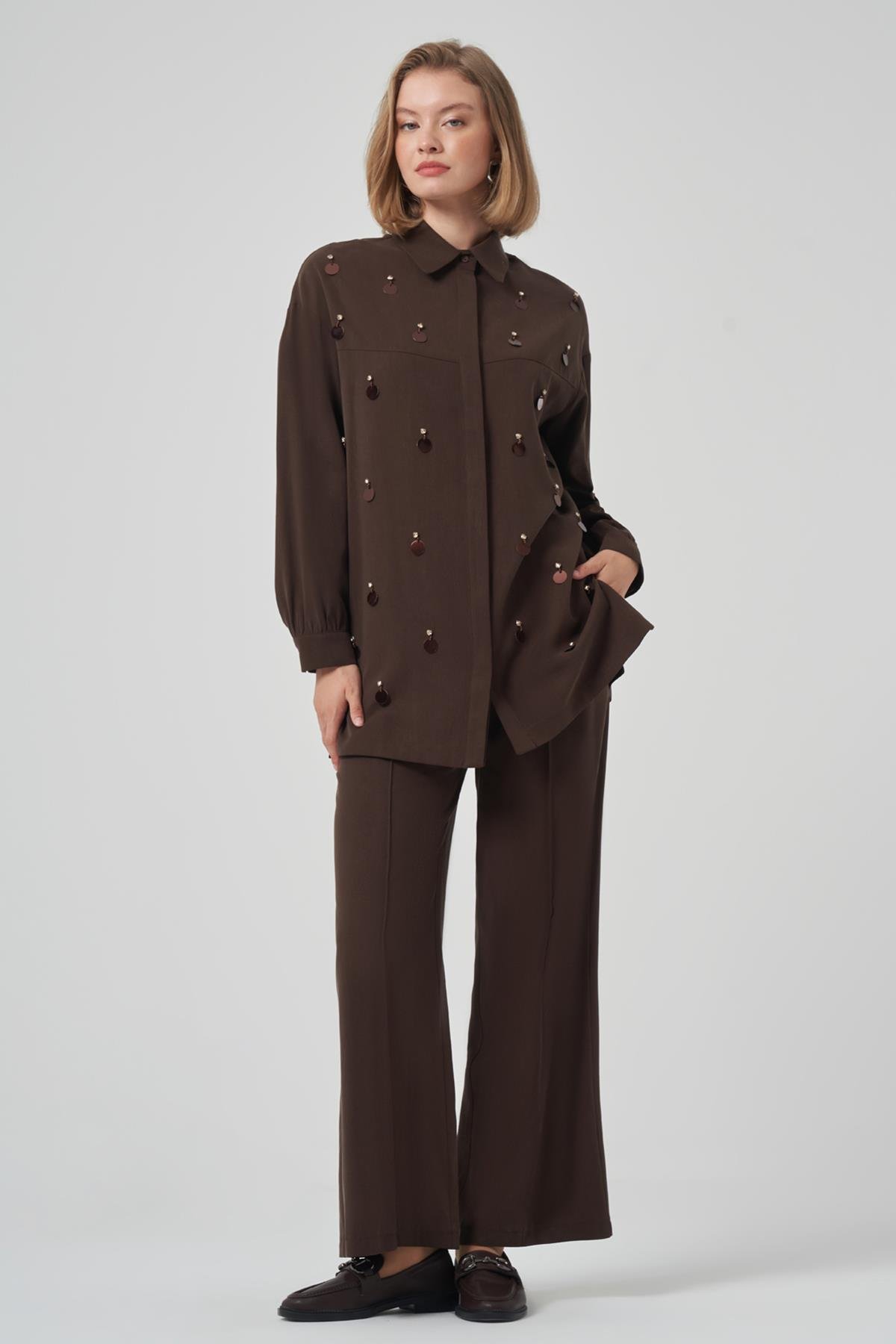 Pul Detay Gömlek Pantolon Takım 1031 Kahve