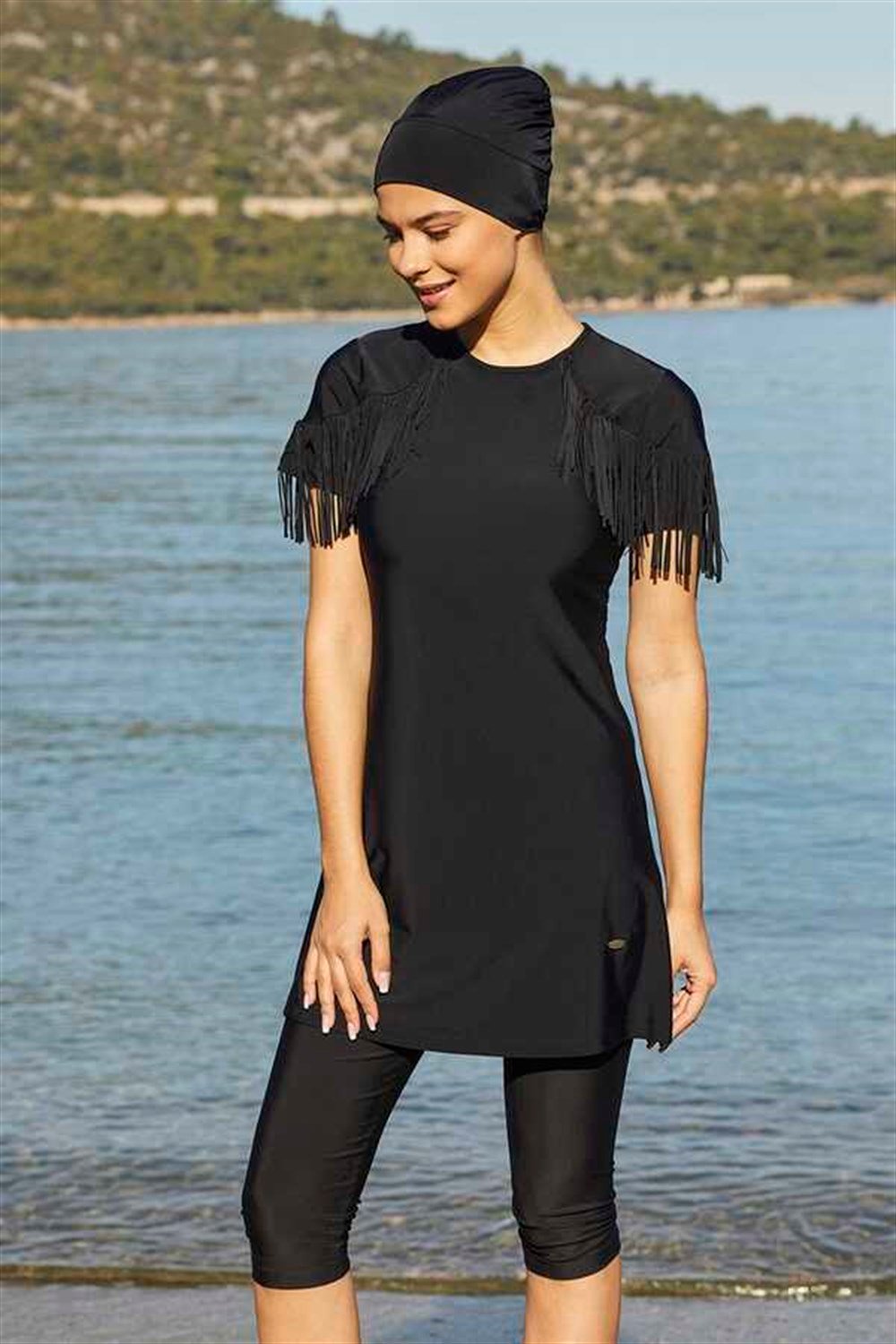 Remsa Mayo Yarı Kapalı Kısa Kollu Tesettür Mayo Püsküllü 3102 Siyah