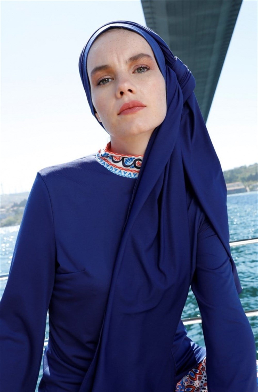 Saks Mavi Tarz Deniz Bonesi