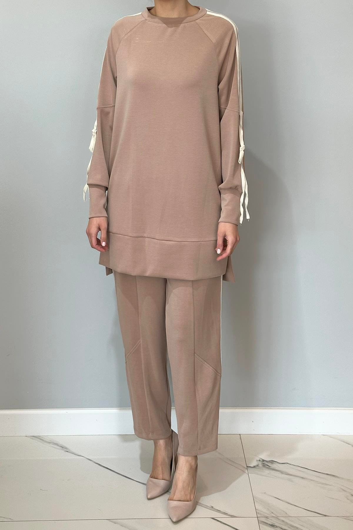 Şerit Detaylı Modal Takım 20606 Vizon