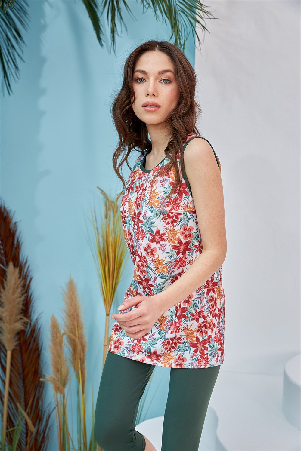 Sıfır Kol Yarı Kapalı Mayo 900-078