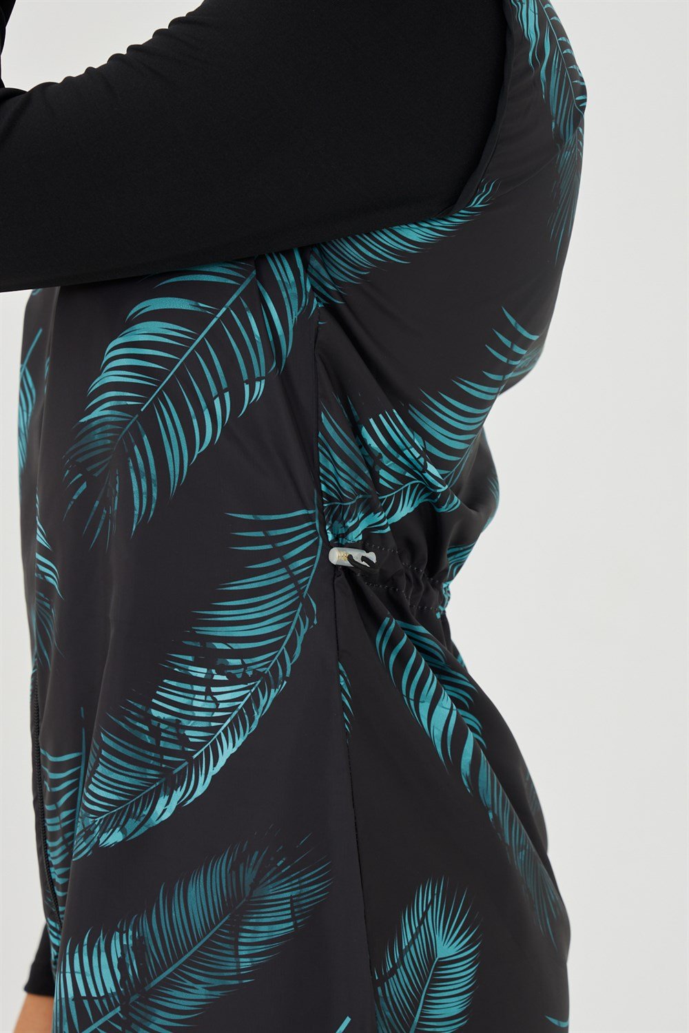 Tam Kapalı Tesettür Mayo Siyah üzeri yeşil yaprak TD703-09