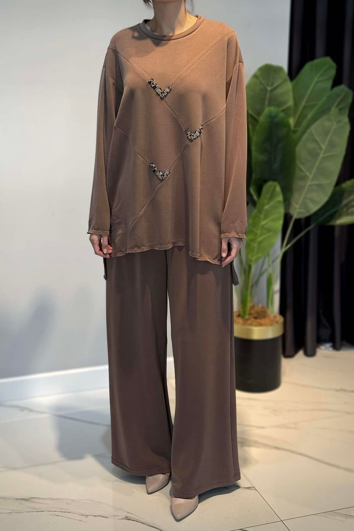 V İşlemeli Adel Pantolonlu Takım 6948 Kahverengi
