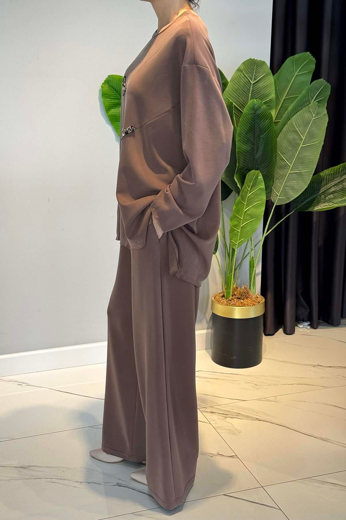 V İşlemeli Adel Pantolonlu Takım 6948 Kahverengi