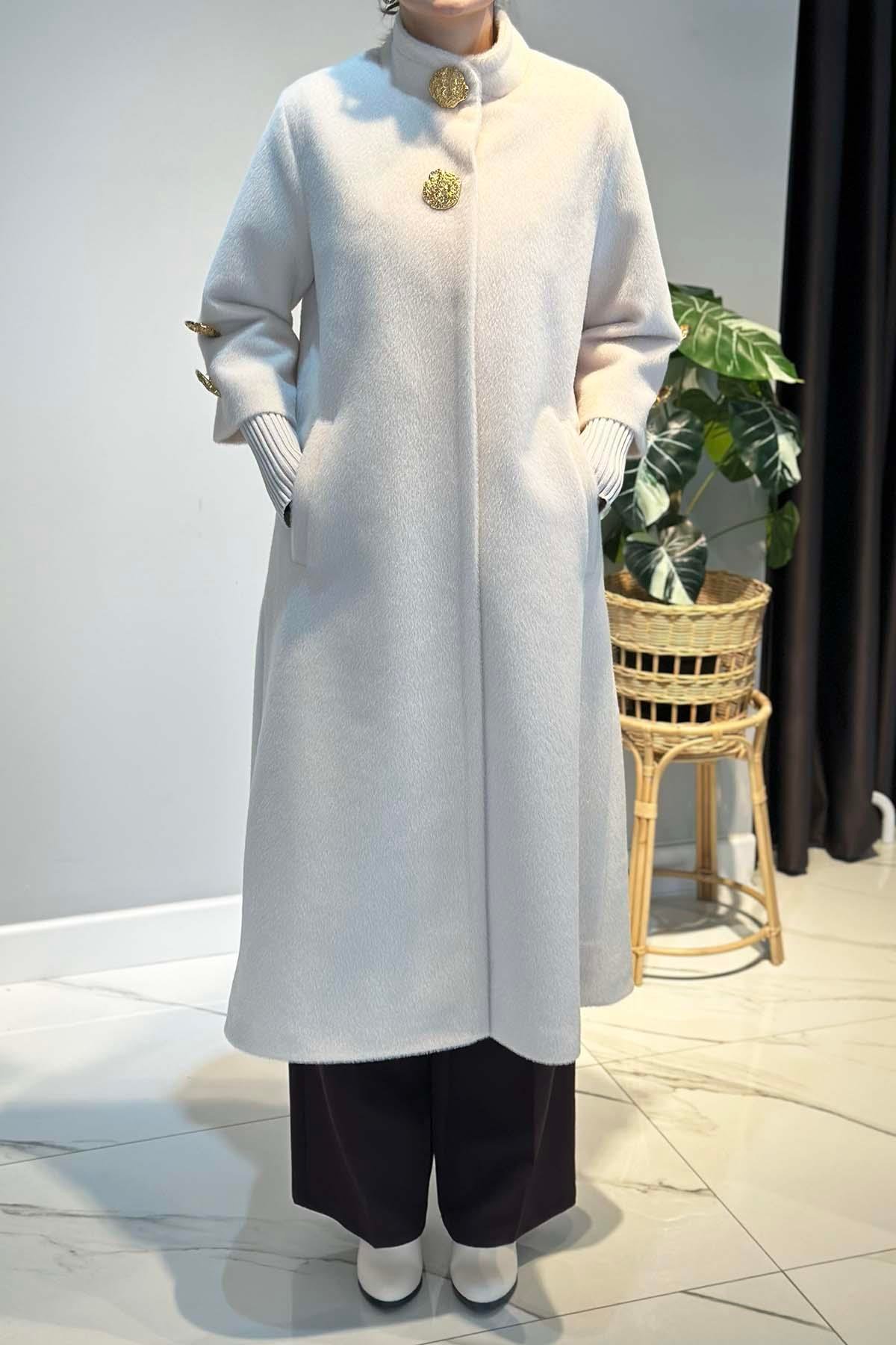 Yaka ve Kol Broş Detay Kaban 2586 Ekru