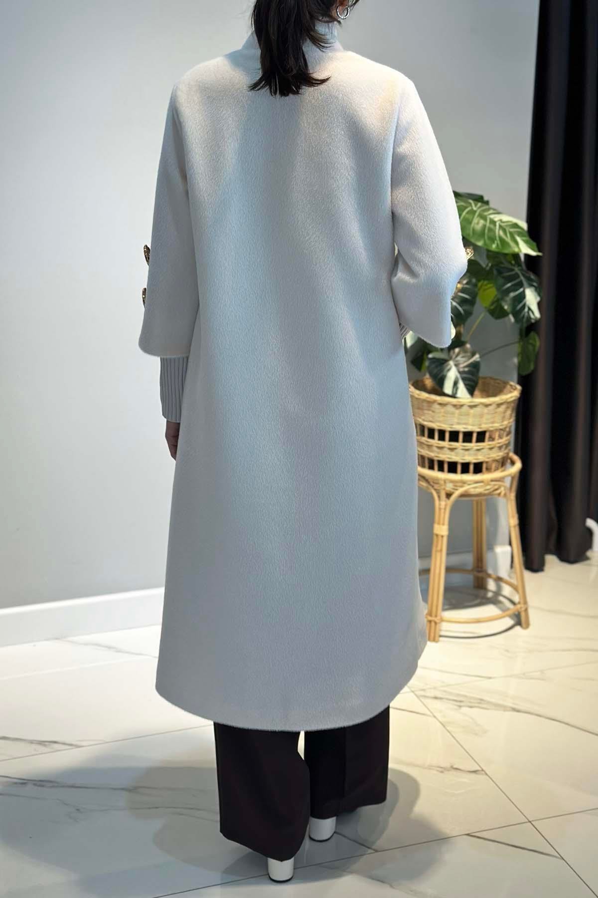 Yaka ve Kol Broş Detay Kaban 2586 Ekru