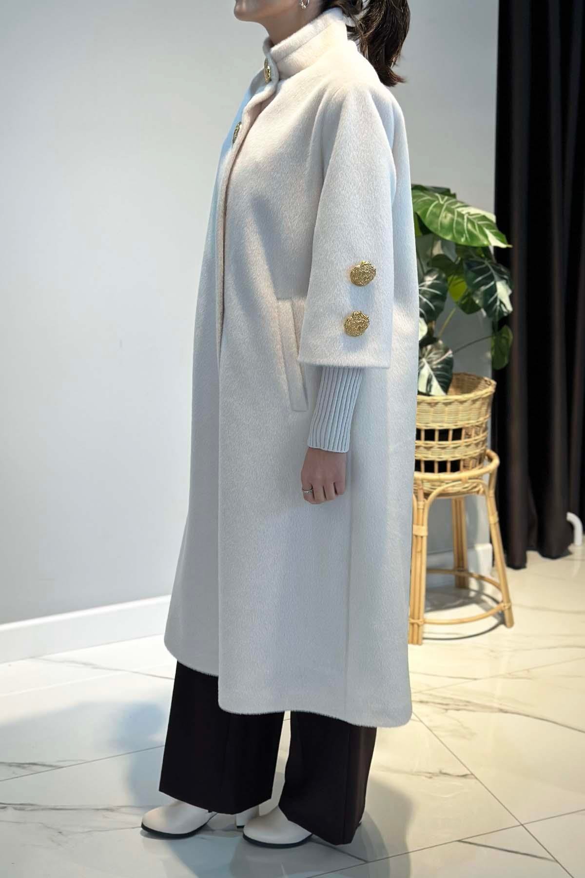 Yaka ve Kol Broş Detay Kaban 2586 Ekru