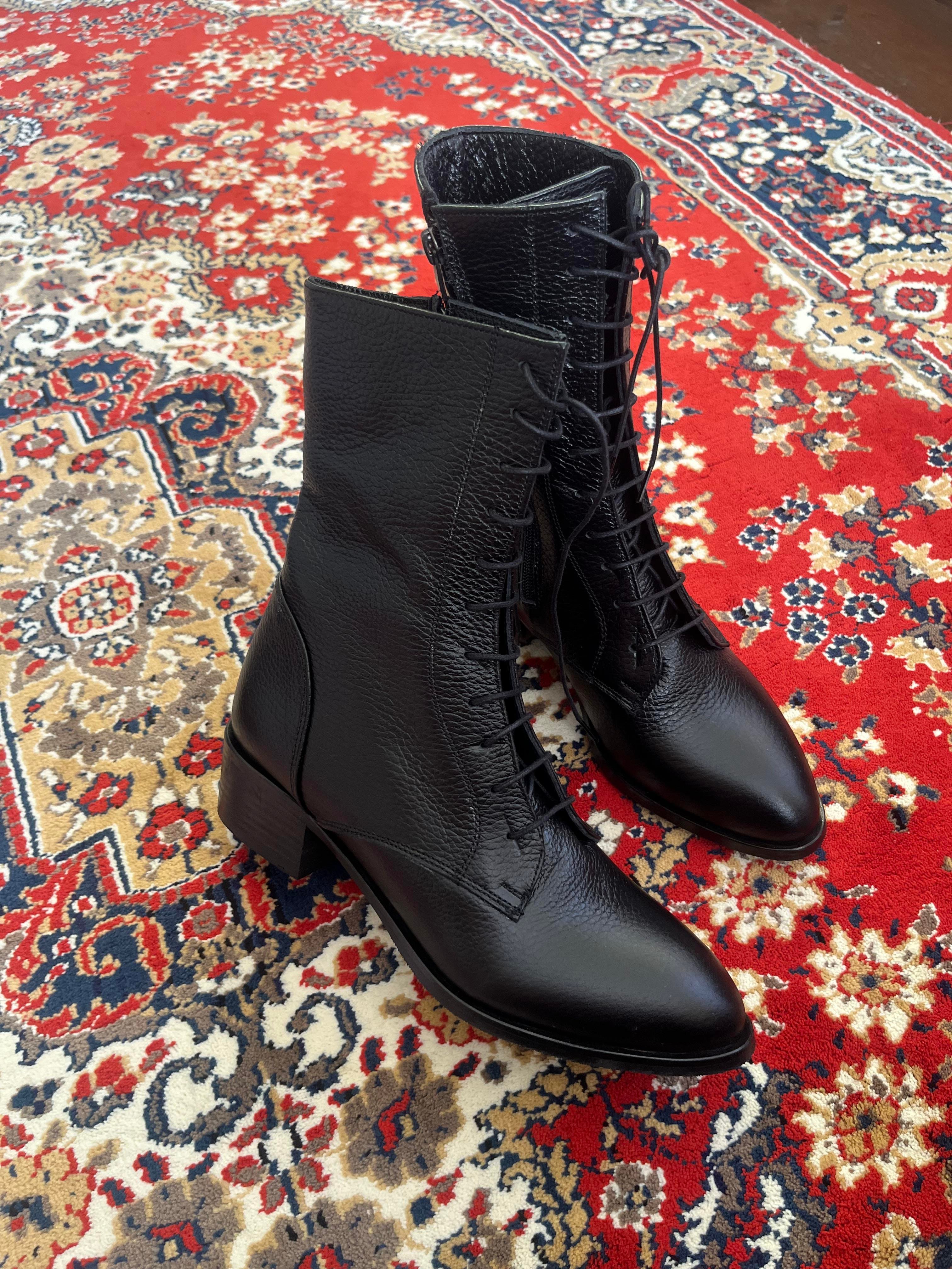 ADEL SİYAH KLASİK BOT