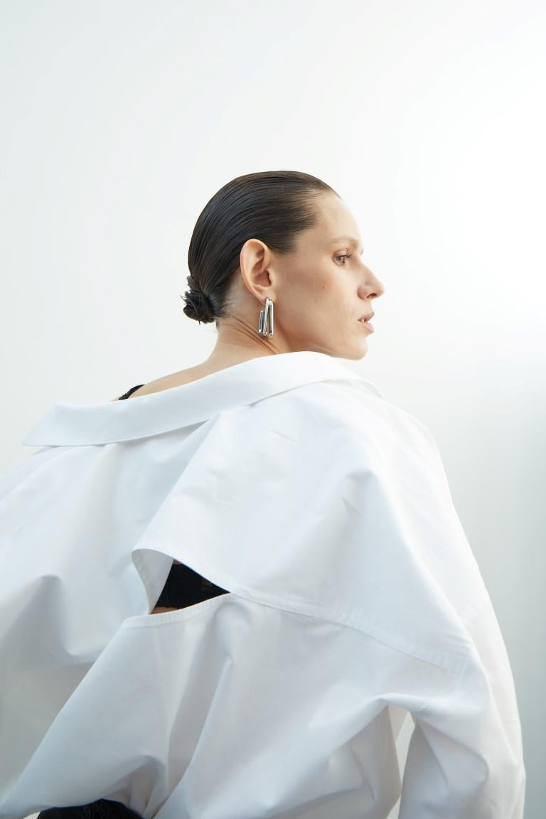 SORBE'Daily & UniformTHE BOYISH CUT-OUT SHIRT