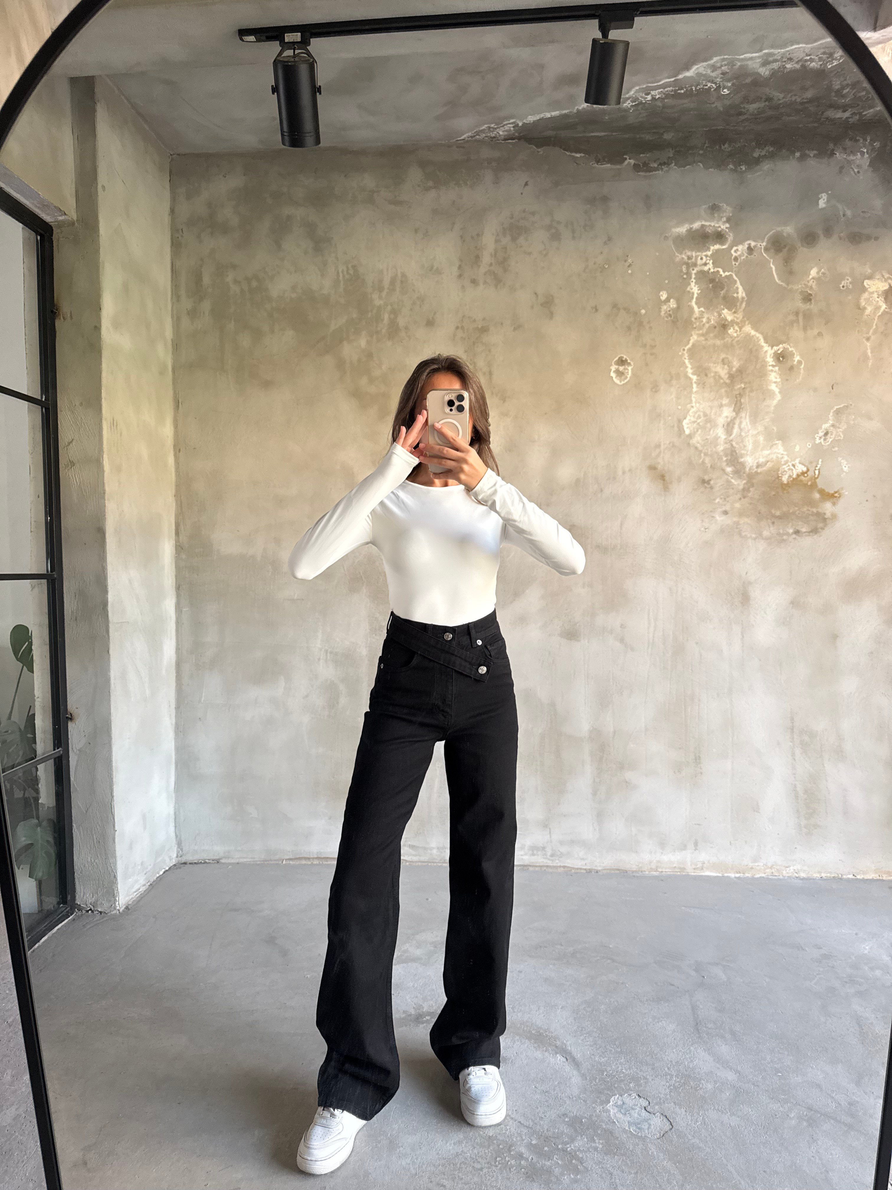 Asimetrik Düğmeli Yüksek Bel Straight Fit Jean - Siyah - Dominatrend