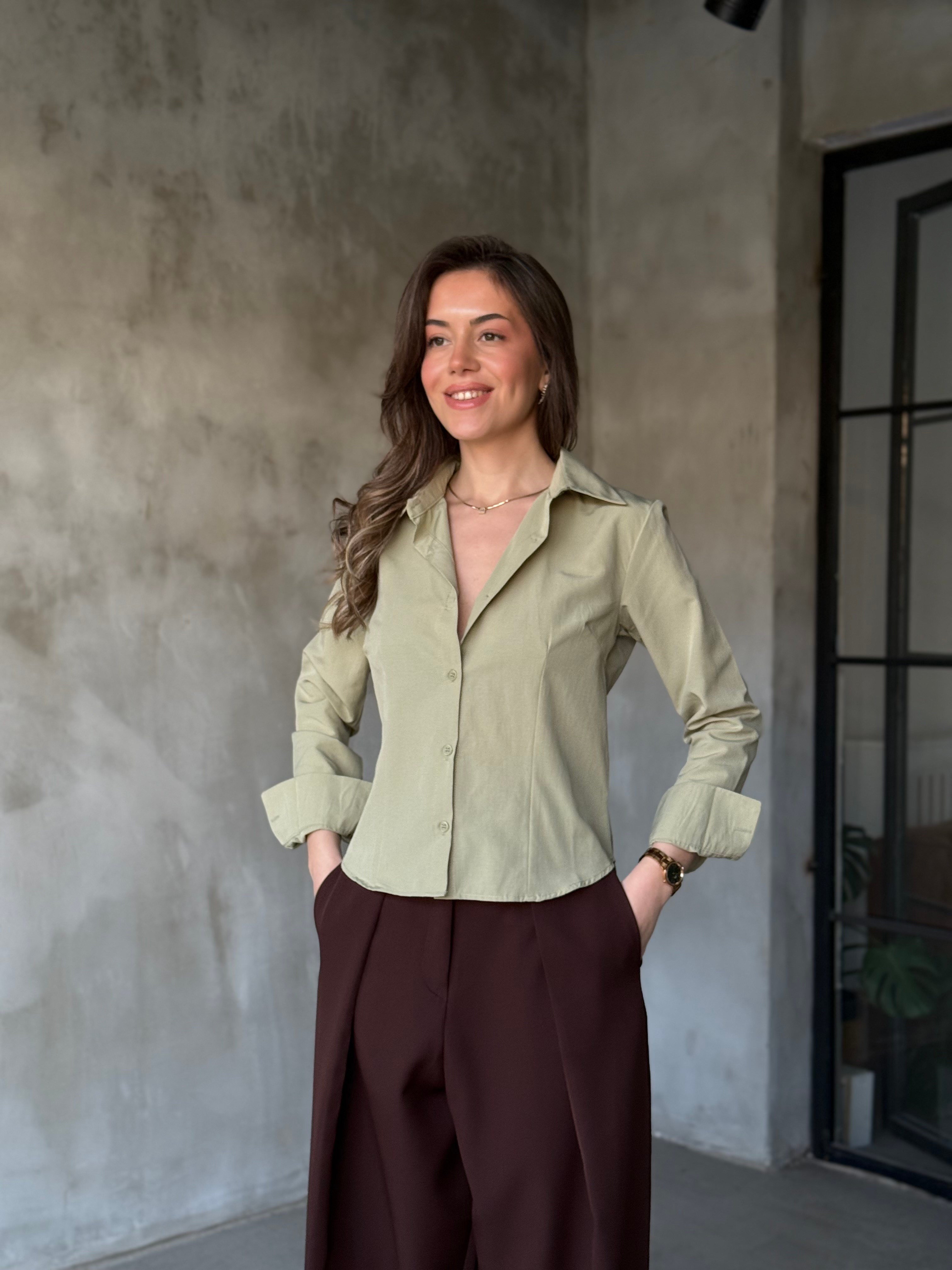 Belden Oturtmalı Gömlek - Yeşil - Dominatrend