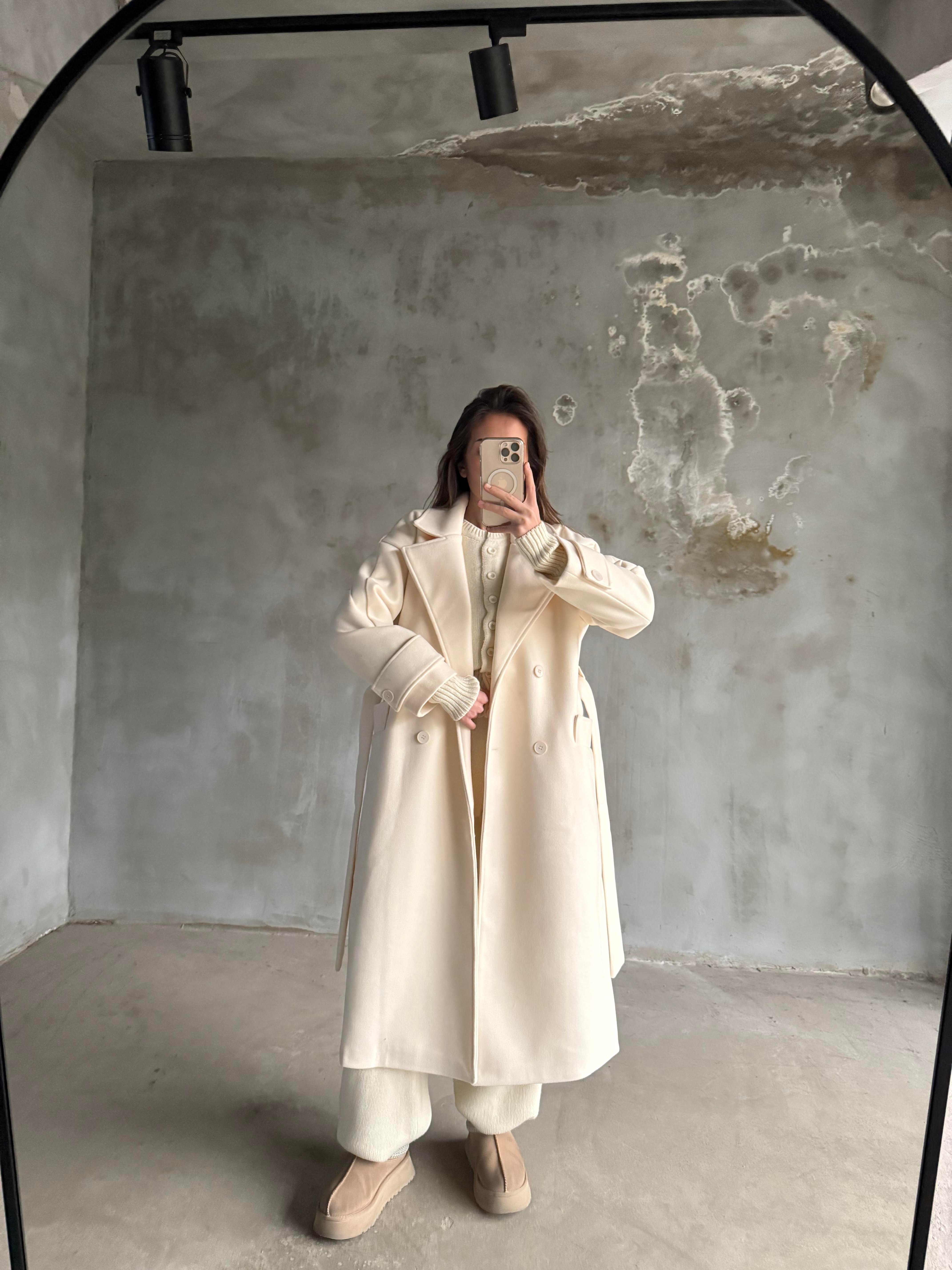 Ekru Kruvaze Kuşaklı Oversize Kaban - Dominatrend