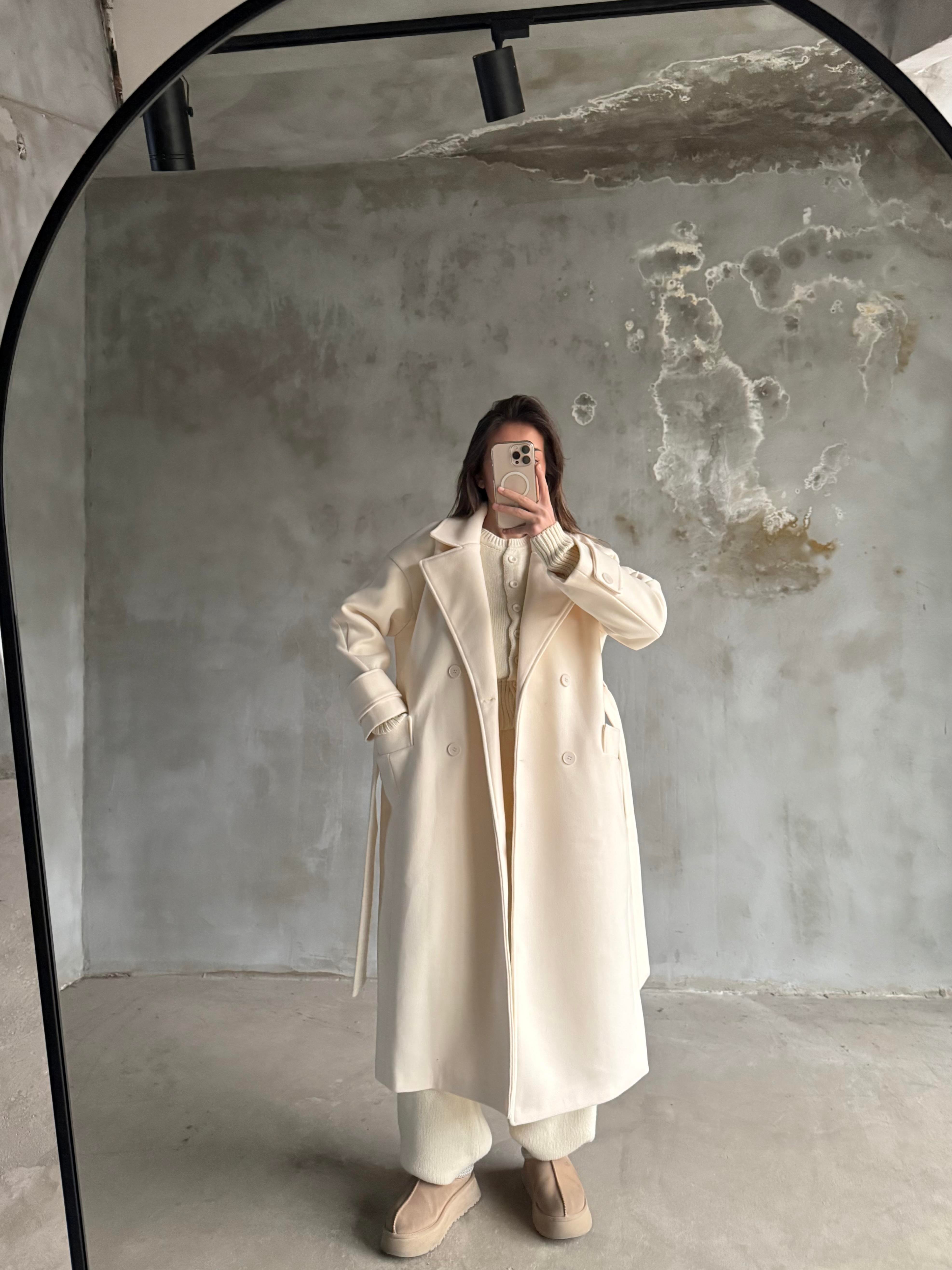 Ekru Kruvaze Kuşaklı Oversize Kaban - Dominatrend