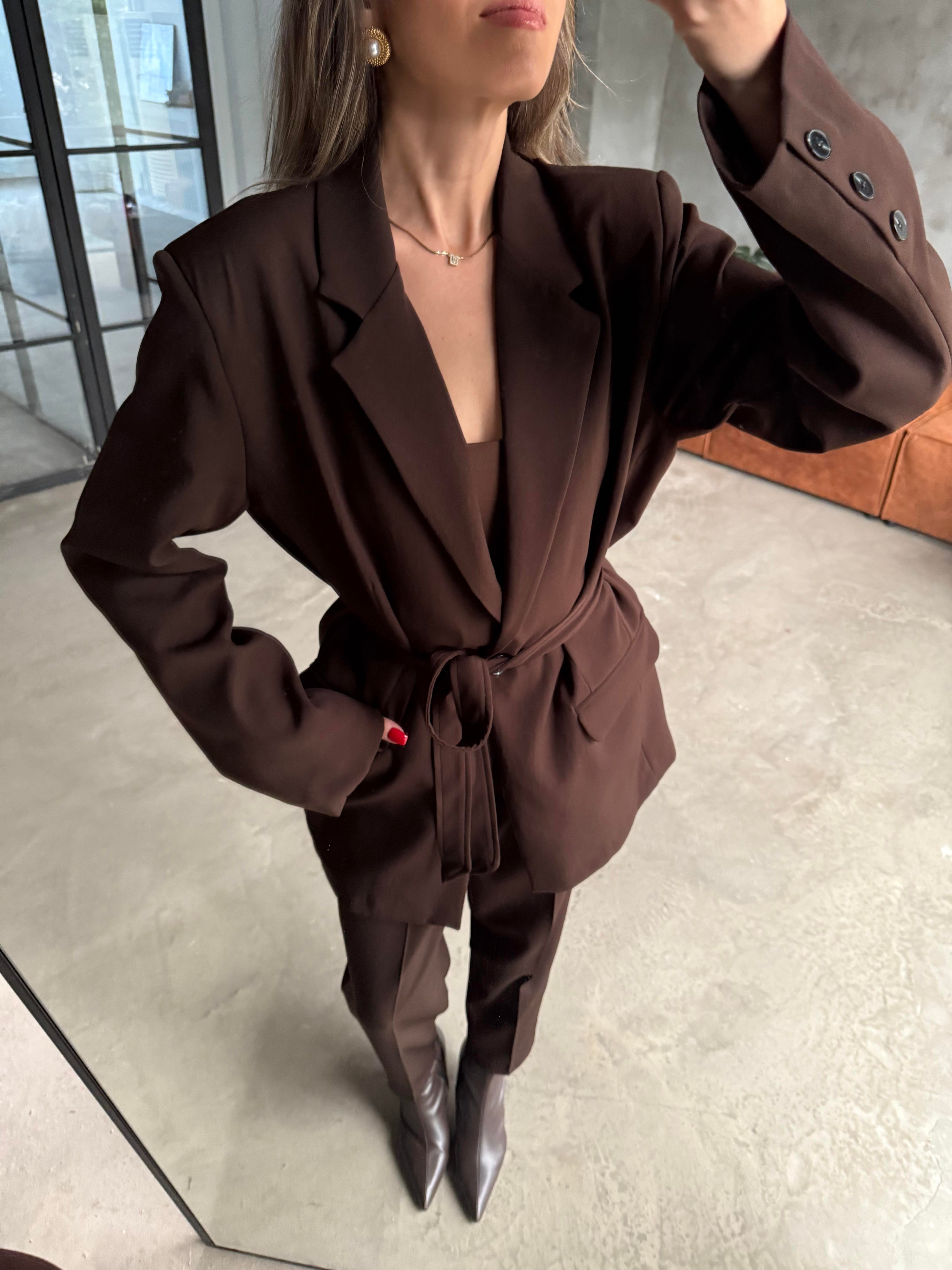 Kuşaklı Blazer Havuç Pantolon Takım - Kahverengi - Dominatrend