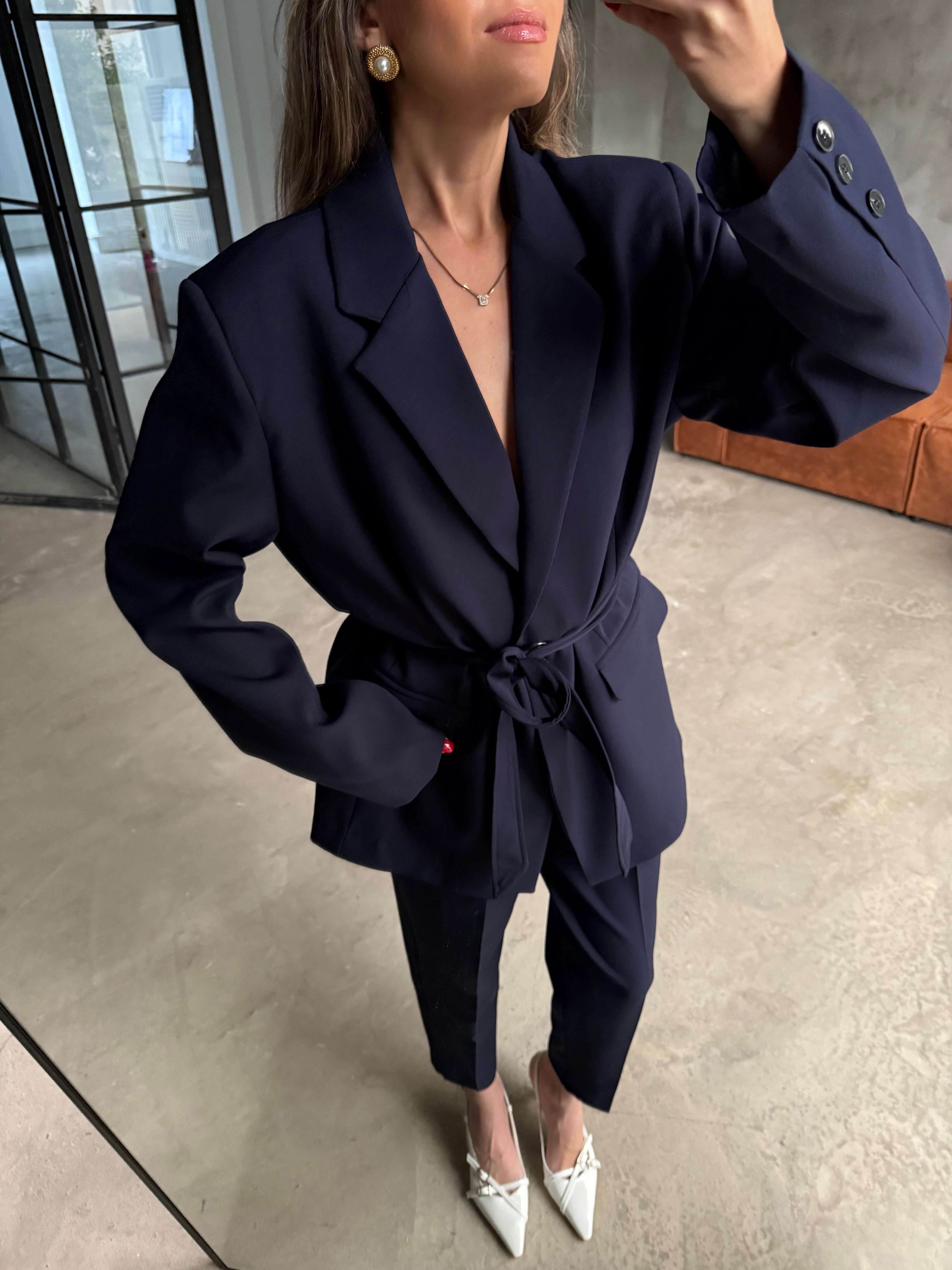Kuşaklı Blazer Havuç Pantolon Takım - Lacivert - Dominatrend