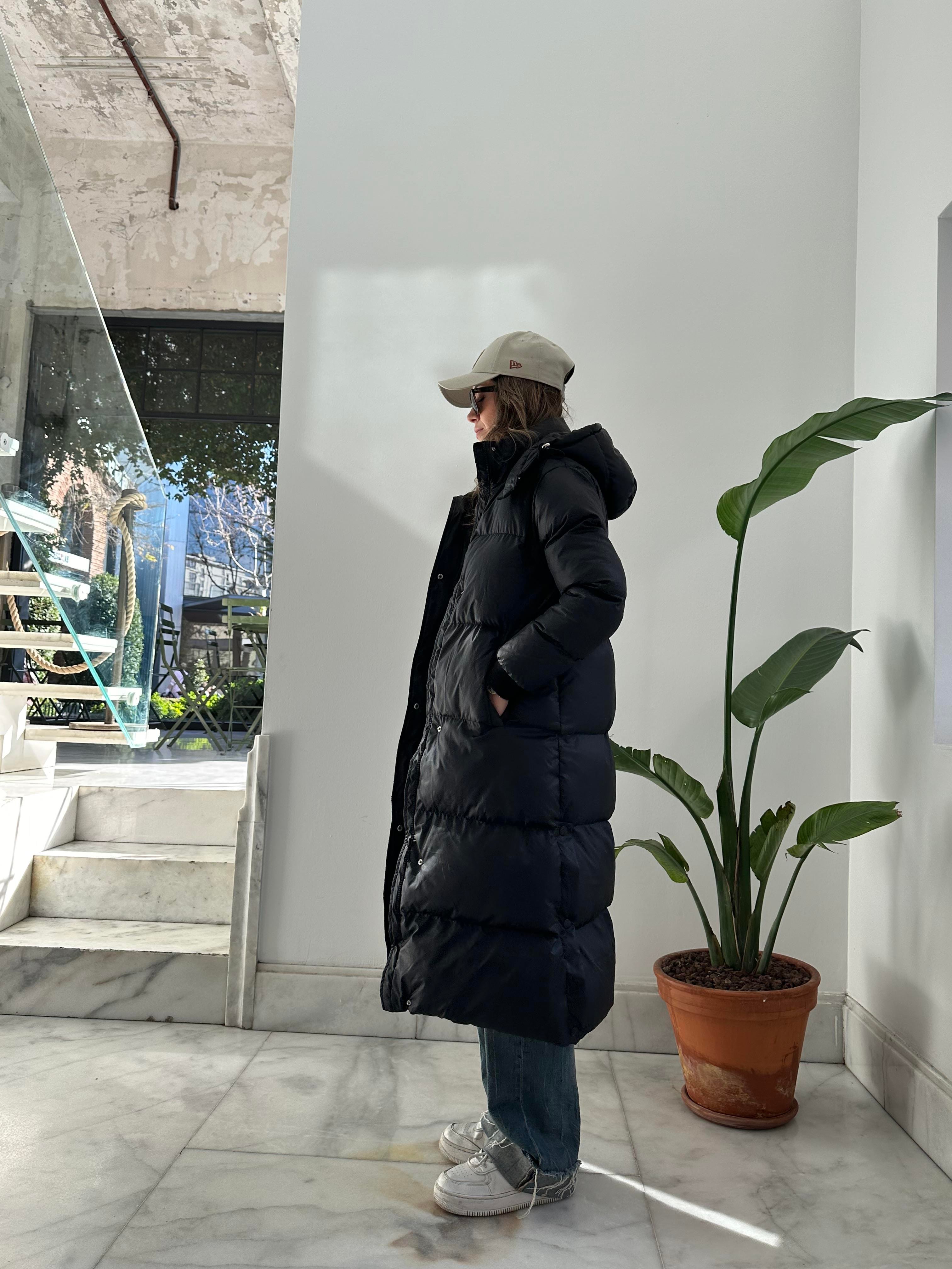 Maxi Uzun Çıtçıtlı Şişme Mont - Siyah - Dominatrend