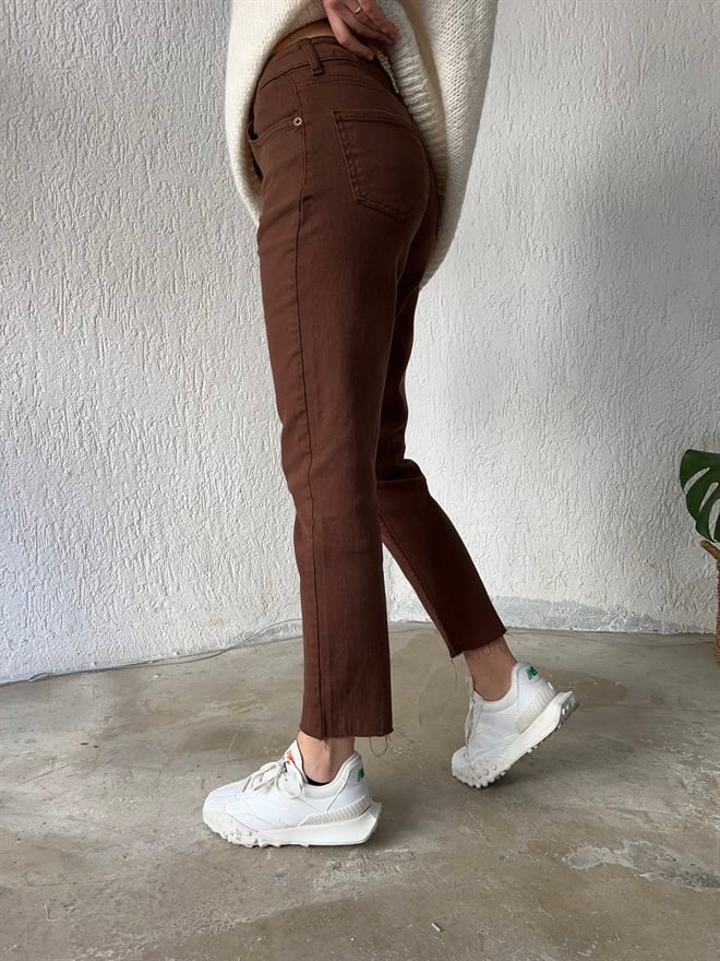Paça Kesik Mom Jean - Kahverengi - Dominatrend