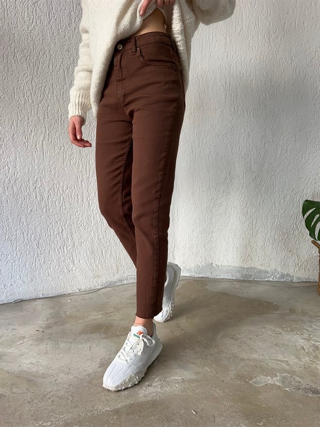Paça Kesik Mom Jean - Kahverengi - Dominatrend