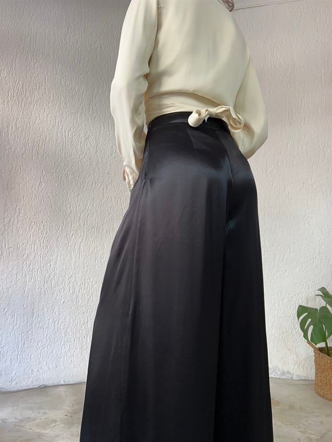 Pileli Saten Pantolon - Siyah - Dominatrend