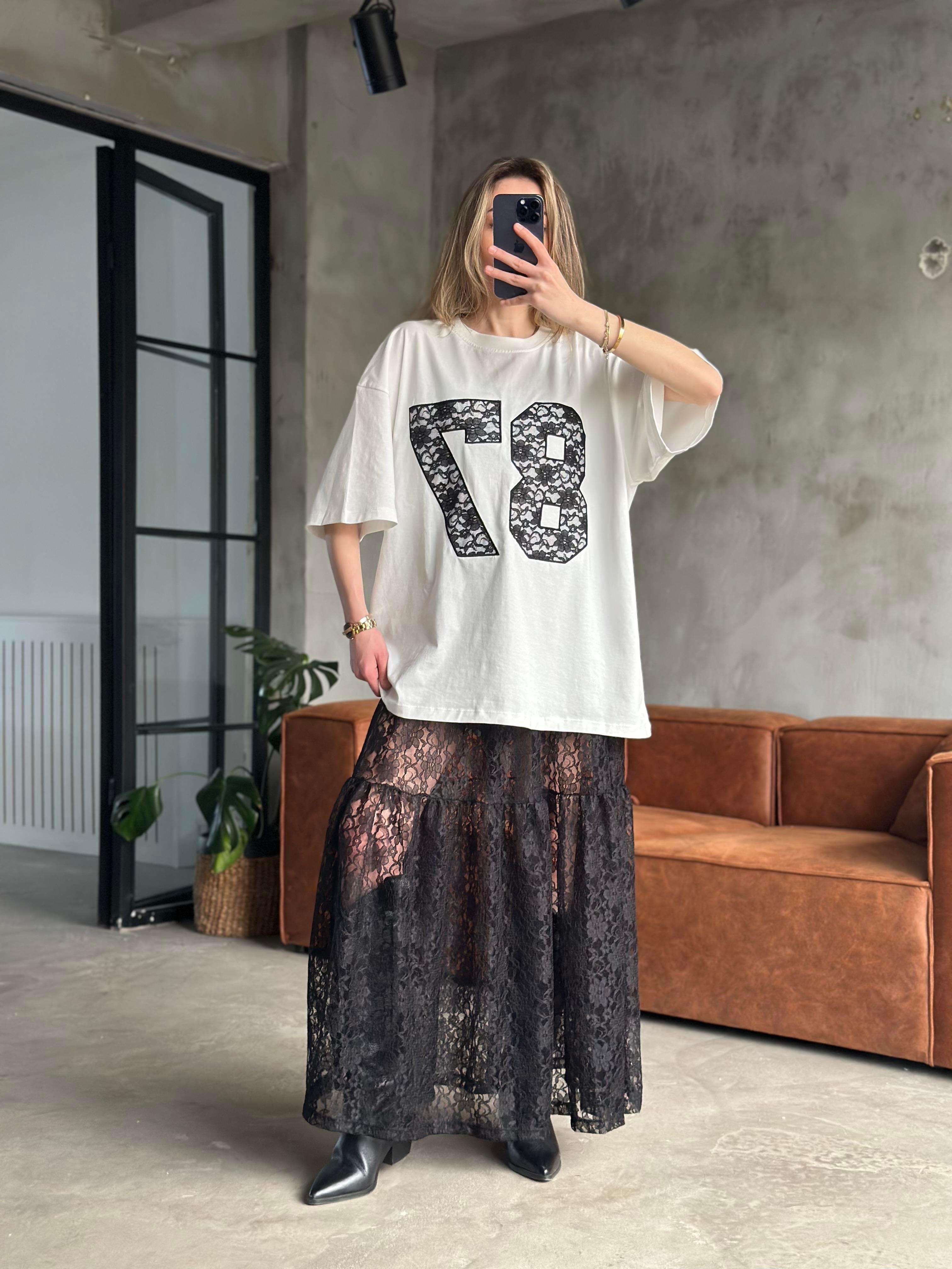 Siyah Dantel Etekli Beyaz Tshirt Takım - Dominatrend