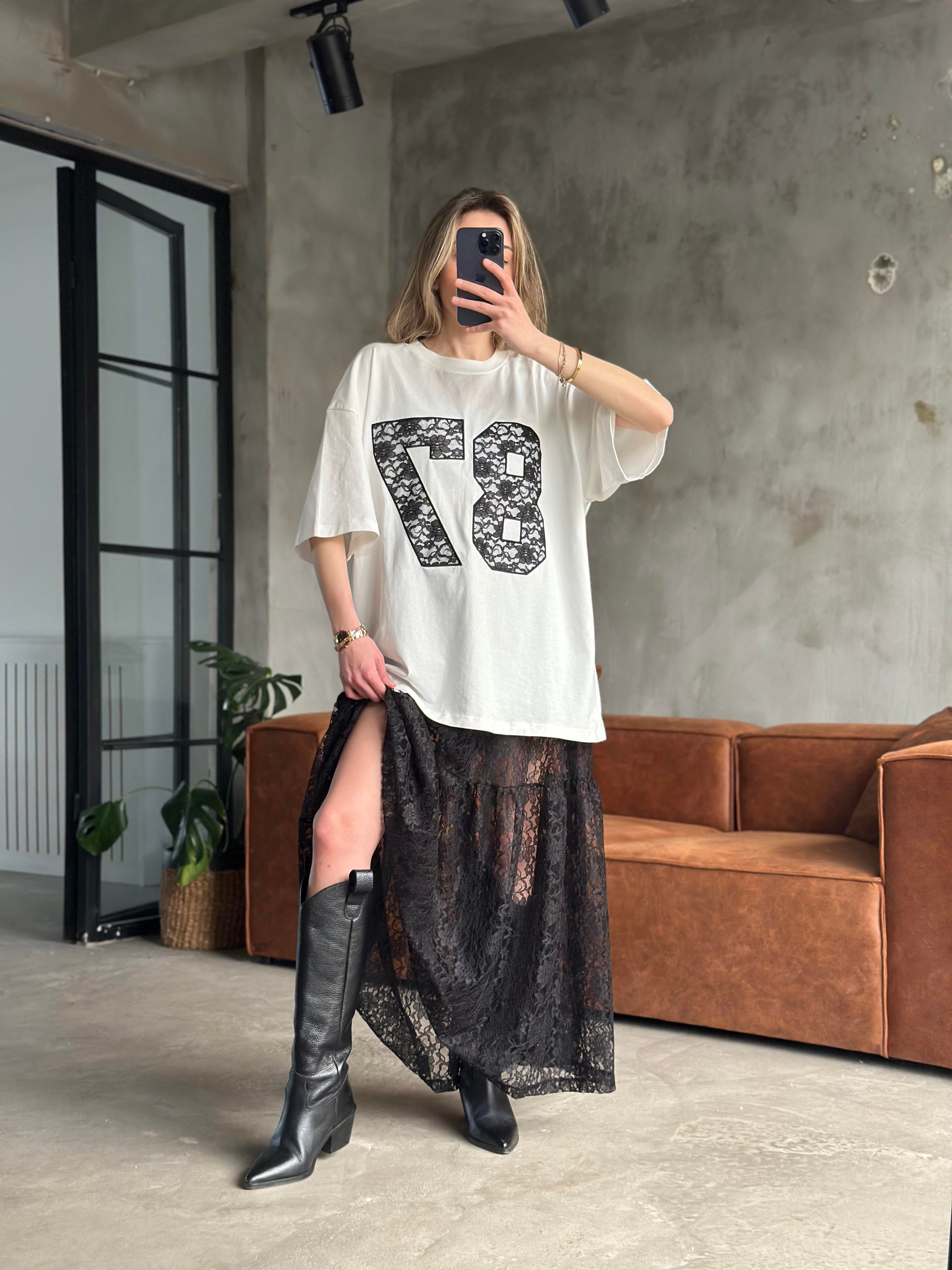 Siyah Dantel Etekli Beyaz Tshirt Takım - Dominatrend