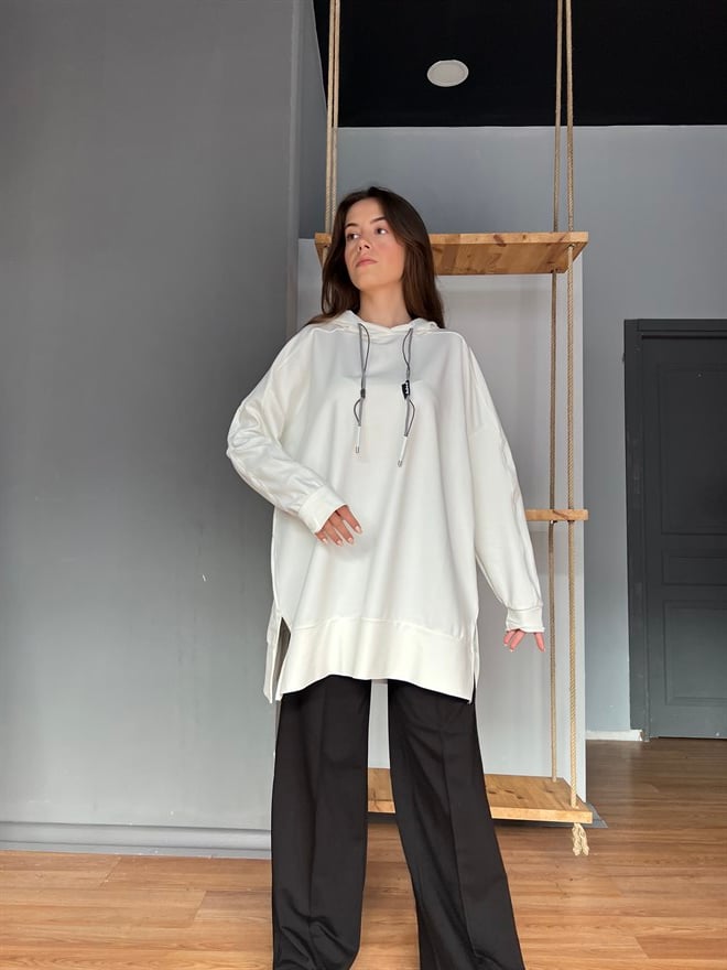 Uzun İp Detay Sweatshirt - Beyaz - Dominatrend