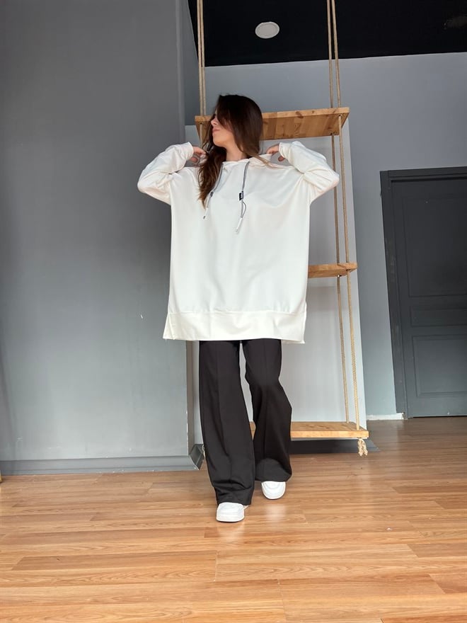 Uzun İp Detay Sweatshirt - Beyaz - Dominatrend