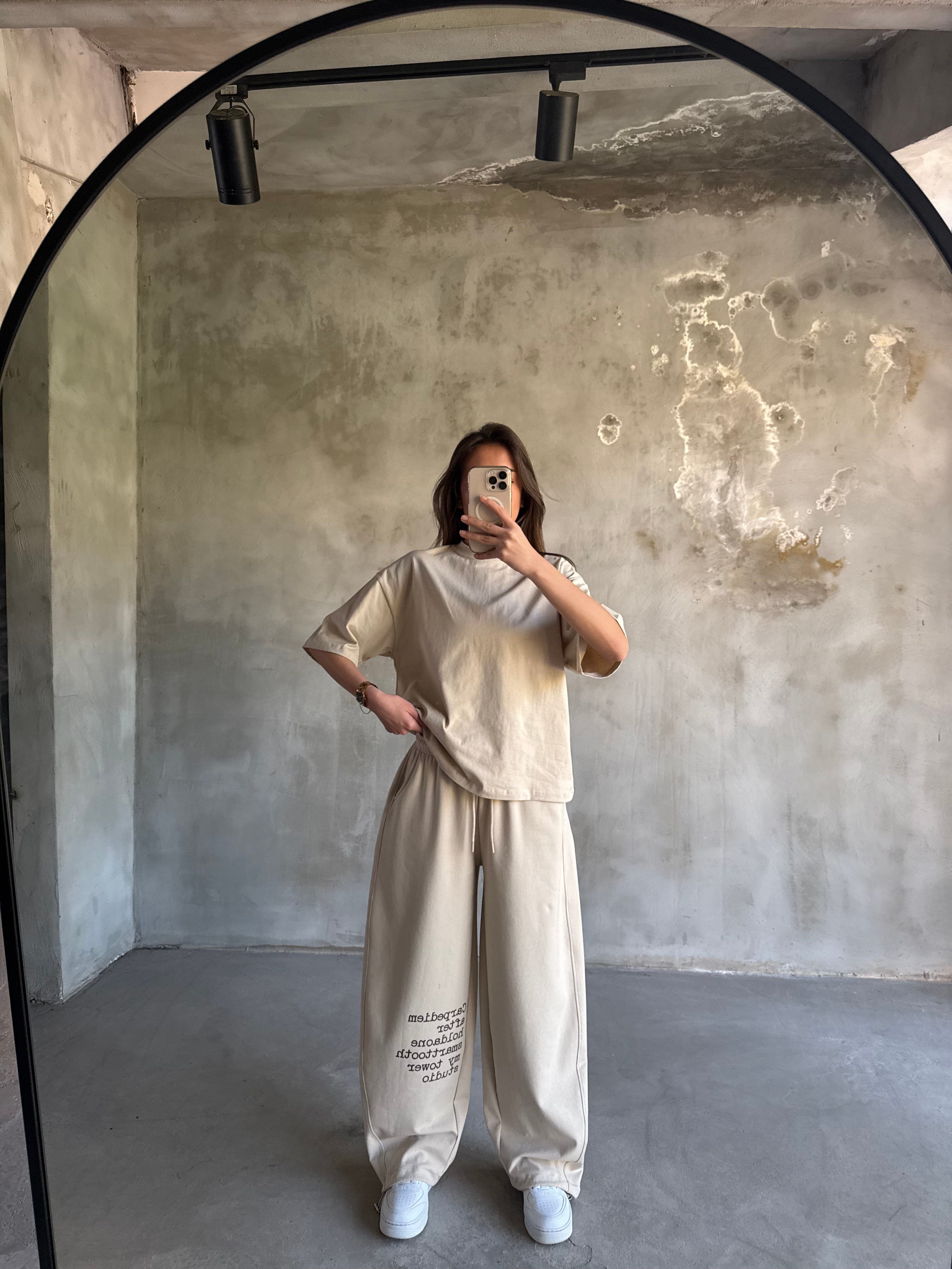 Yazı Baskılı Oversize Stoperli Takım - Krem - Dominatrend