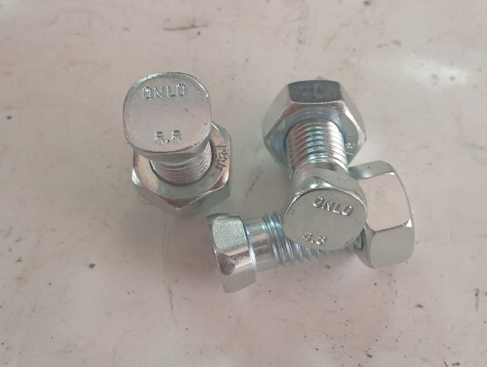 ÜNLÜ - M12 BIÇAK CİVATASI - KARE BAŞLI - 3 ADET 