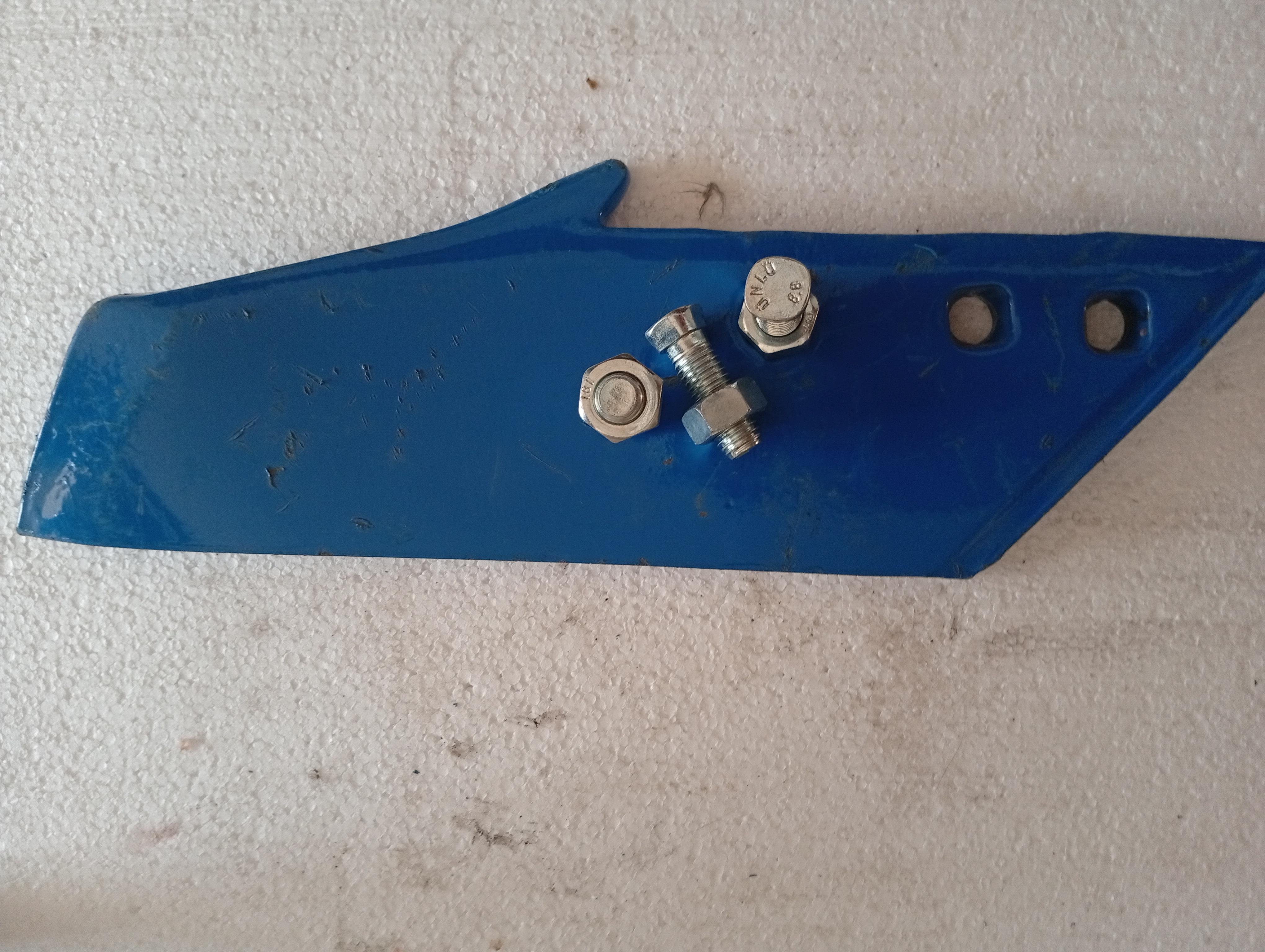 ÜNLÜ - ÖN BIÇAK(ORJİNAL CİVATASI HEDİYELİ)