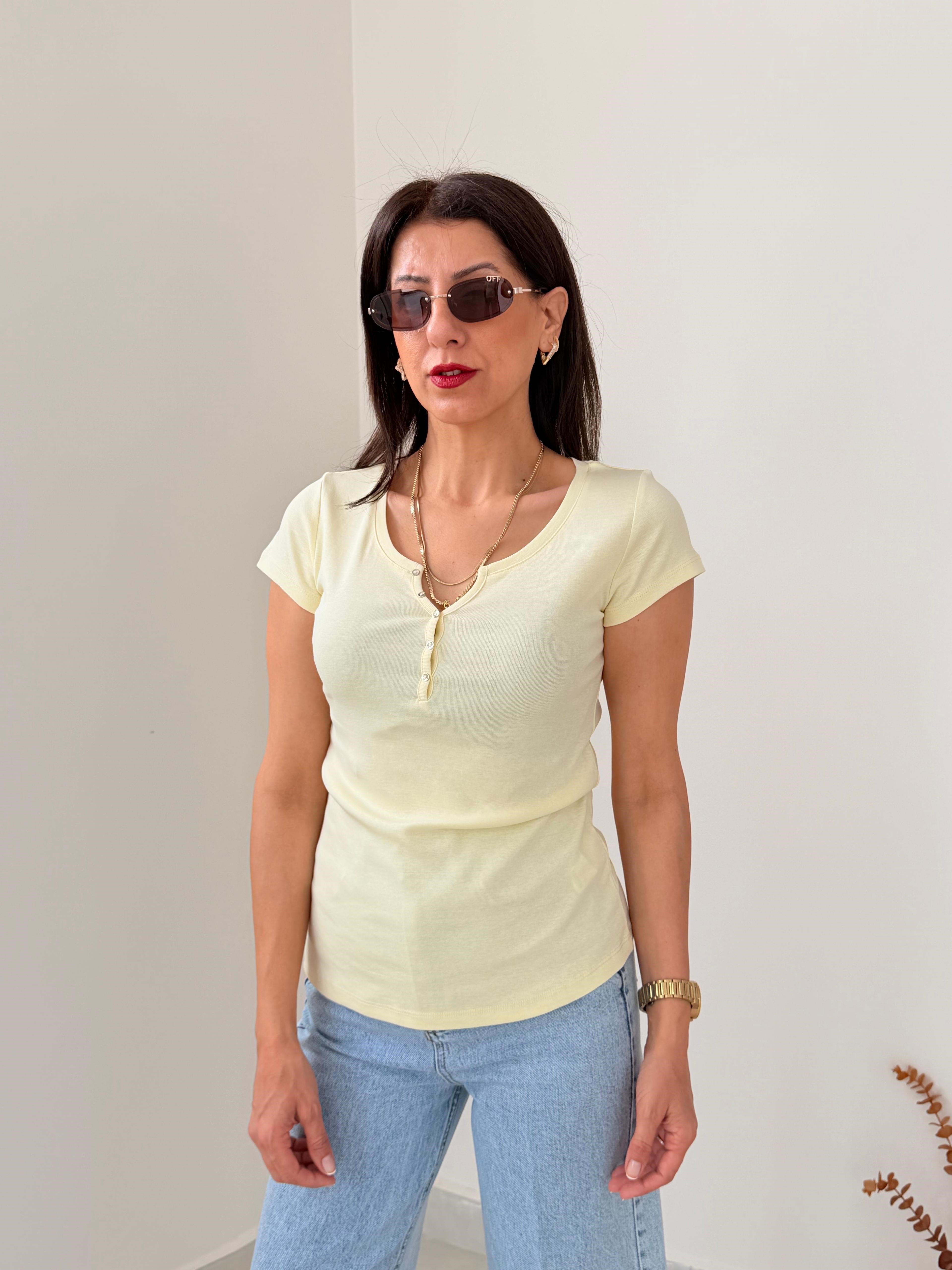  Düğme Detaylı Tshirt Açık Sarı 