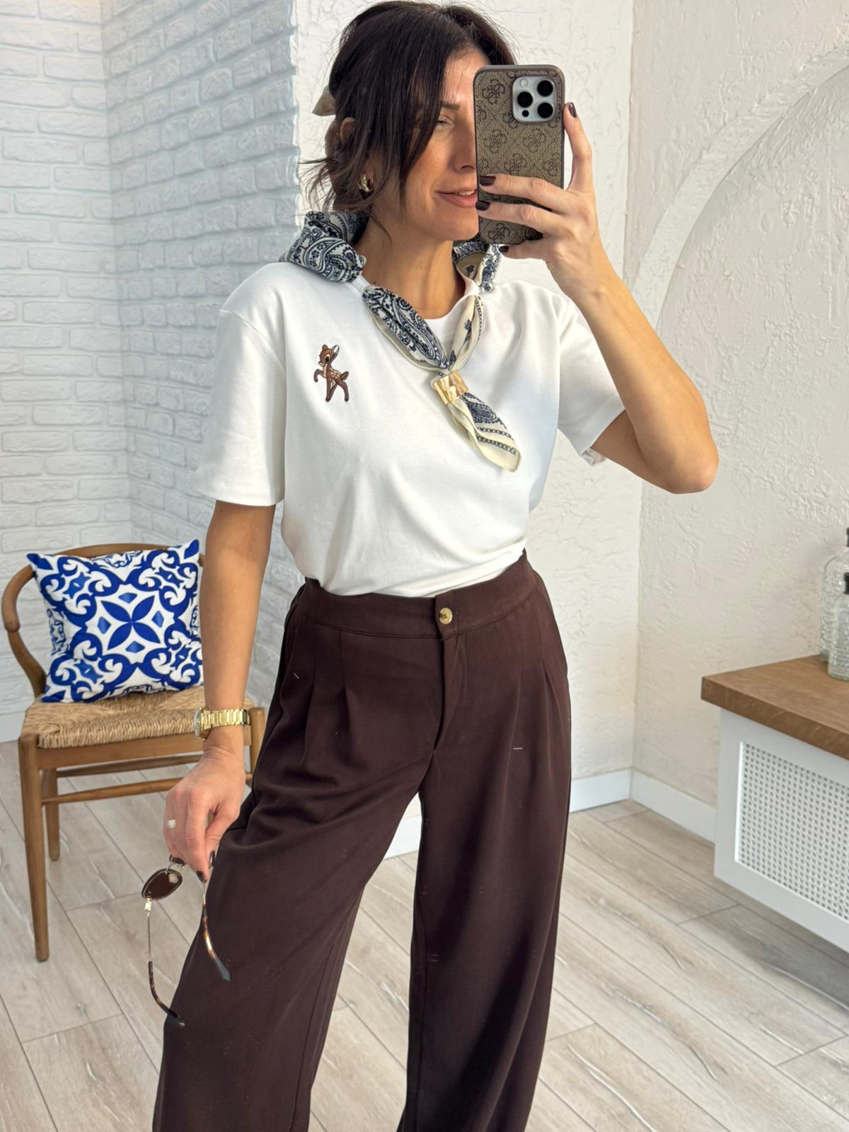Bisiklet Yaka Fular Detaylı Geyik Nakışlı kısa kol Tshirt Ekru