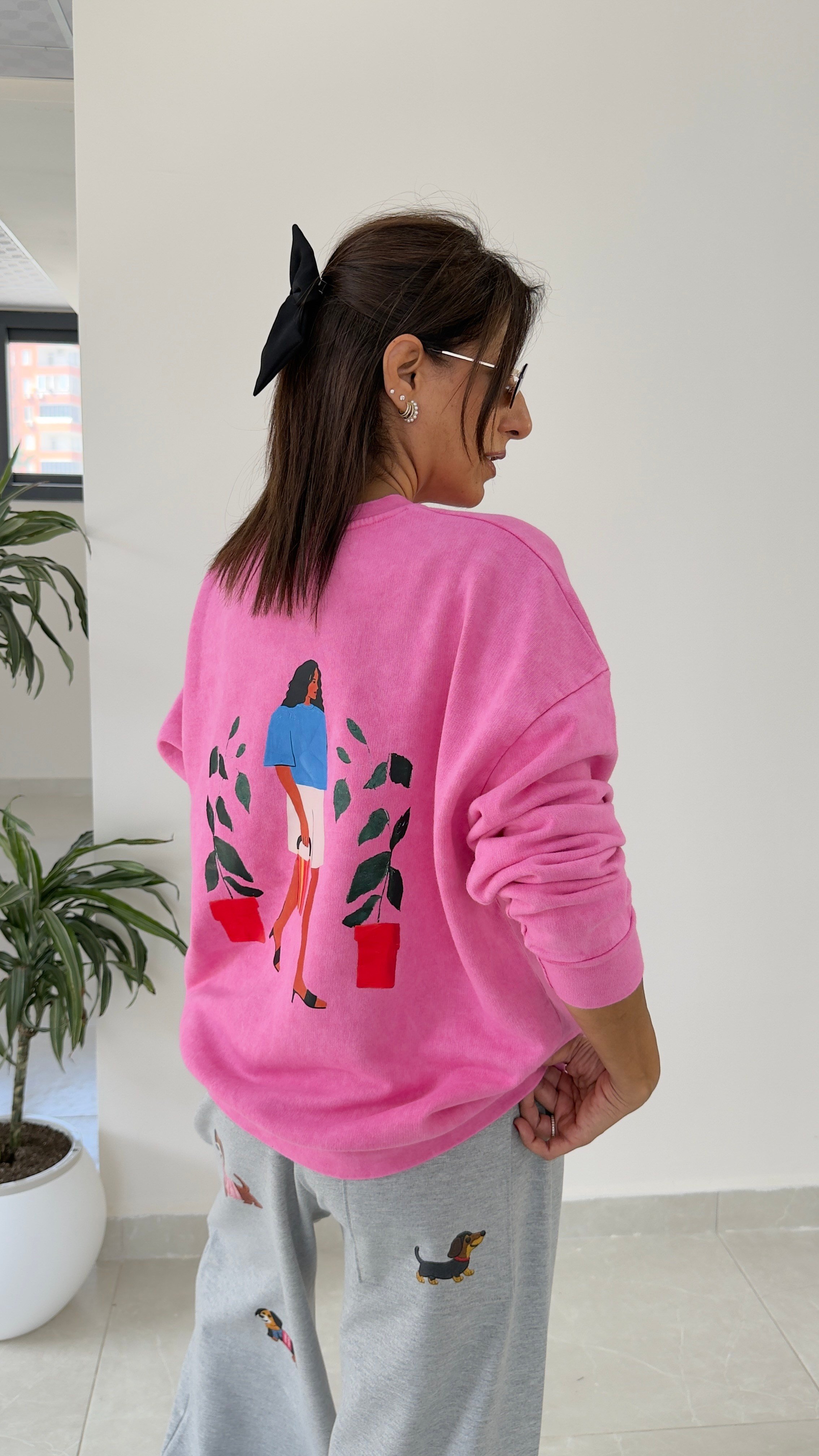 Bisiklet Yaka Sırt Ve Kol Baskı Philippa Coules Eskitme Sweat Pembe
