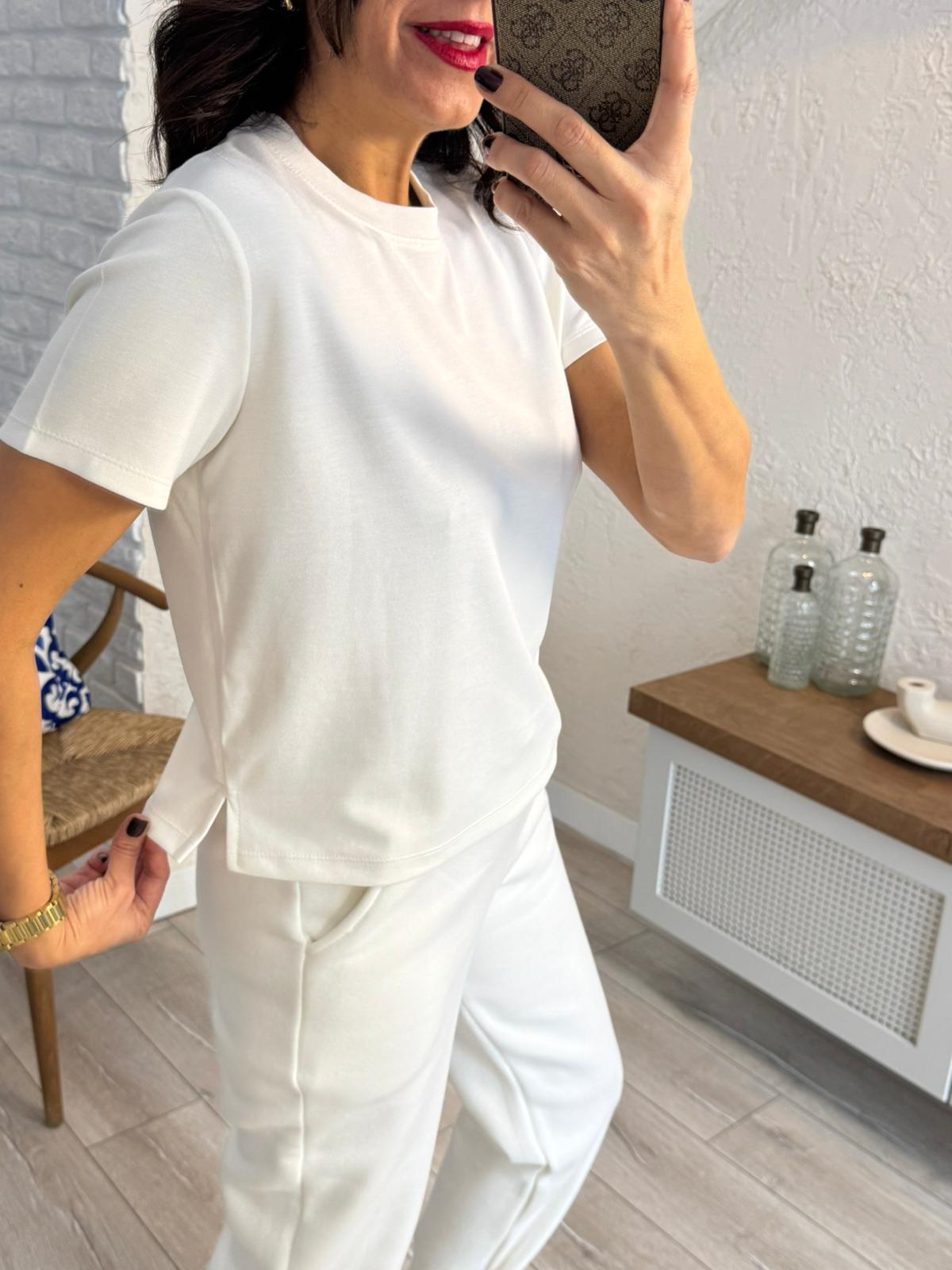 Bisiklet Yaka Yan Yırtmaçlı Crop Tshirt Ekru