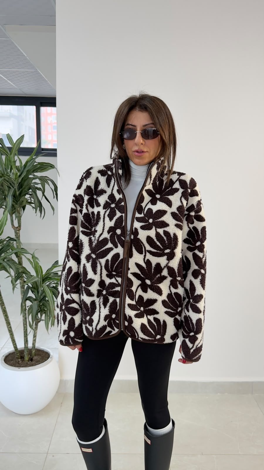Kahve Çiçek Desenli Fermuarlı Polar Ceket