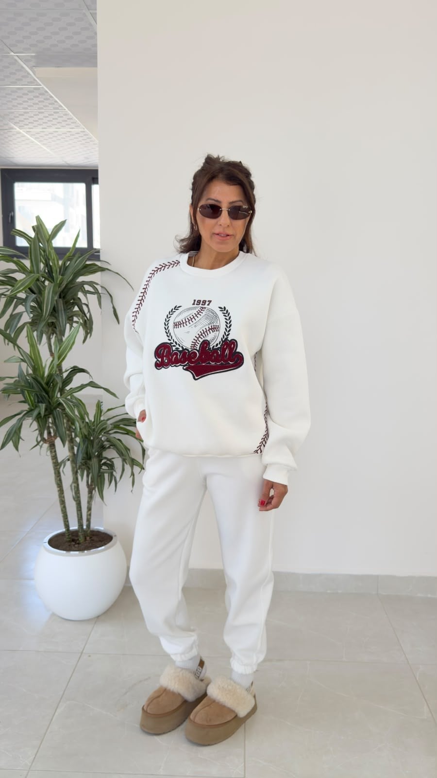 Ön Baskı Ve Nakışlı Üç İplik Şardonlu Sweat Ekru