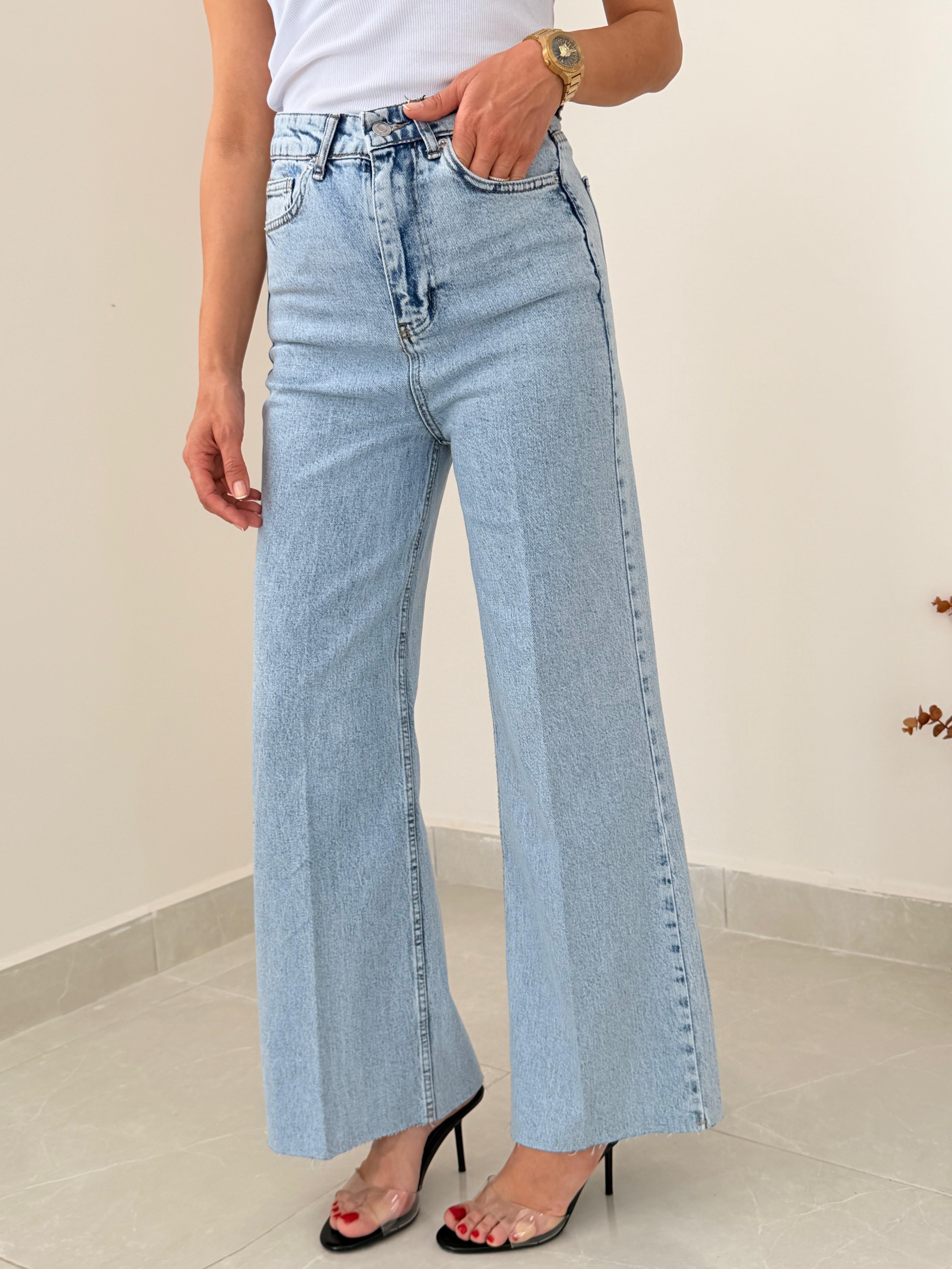 Önden Ütülü Paça Kesik Wide Leg Jean Buz Mavi 