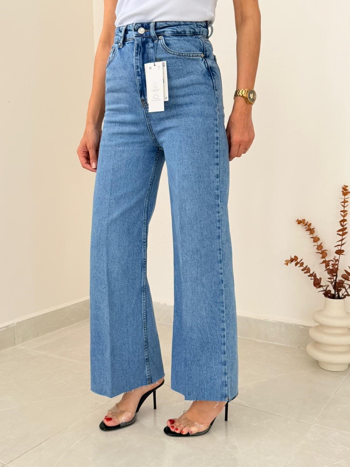 Önden Ütülü Paça Kesik Wide Leg Jean Mavi