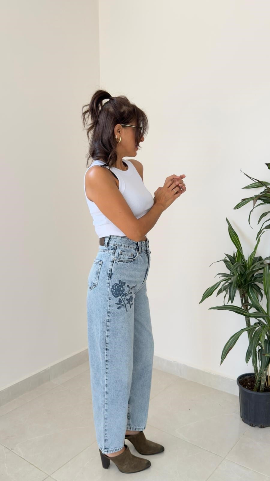 Sağ Cep Çiçek Nakışlı Balon Jean Mavi
