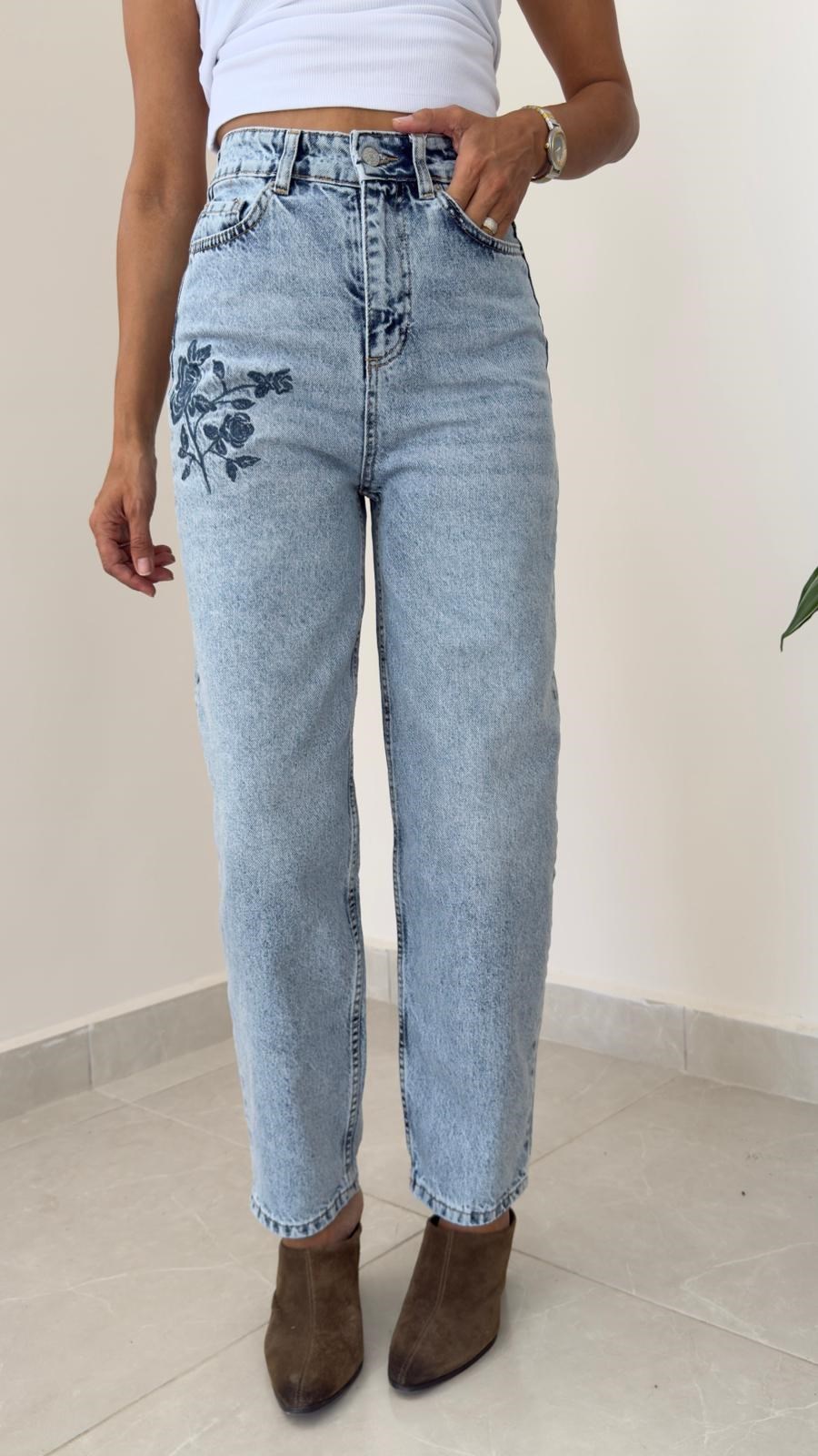 Sağ Cep Çiçek Nakışlı Balon Jean Mavi