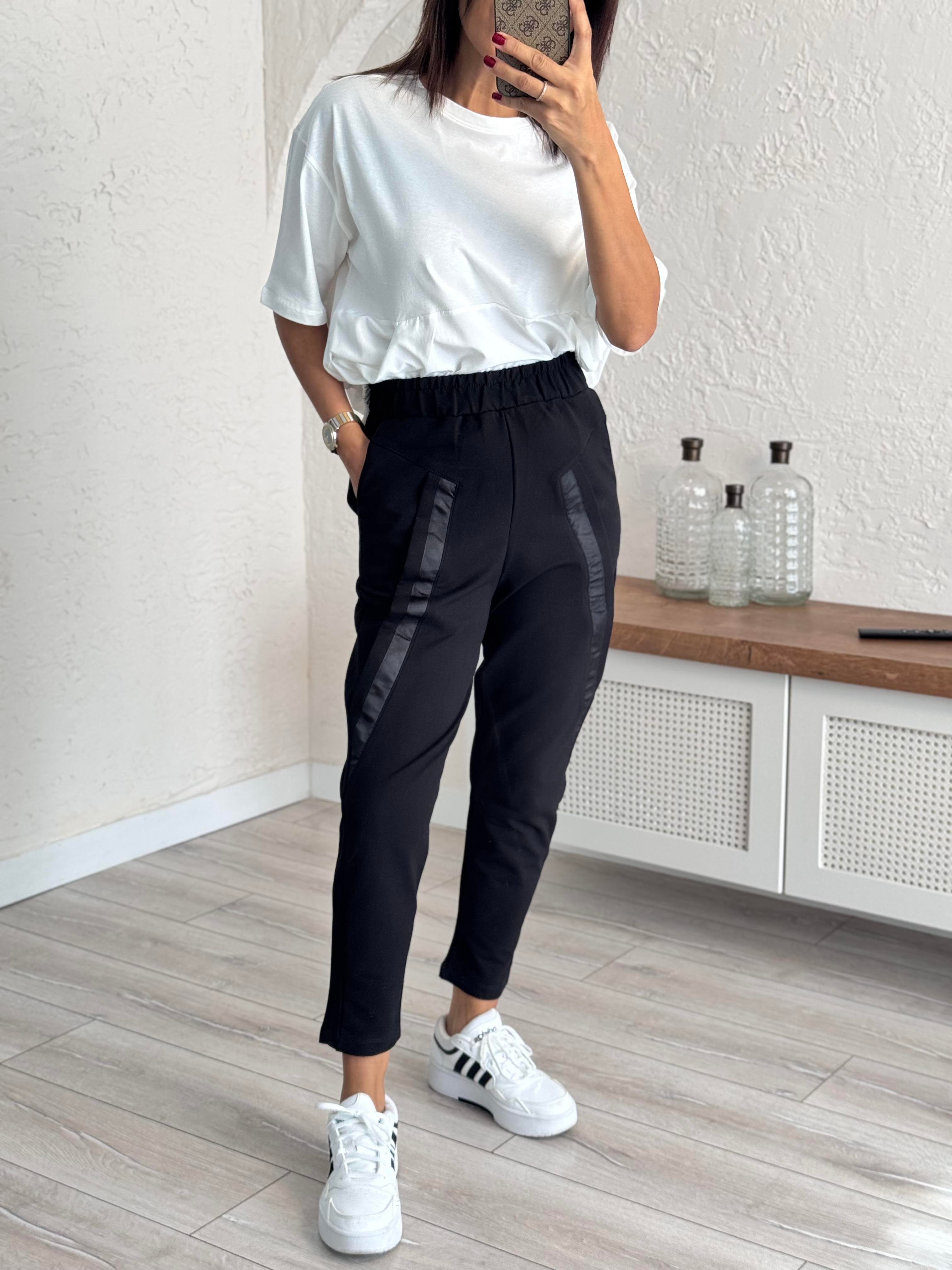 Sırt Düğmeli Tasarım Tshirt Ekru