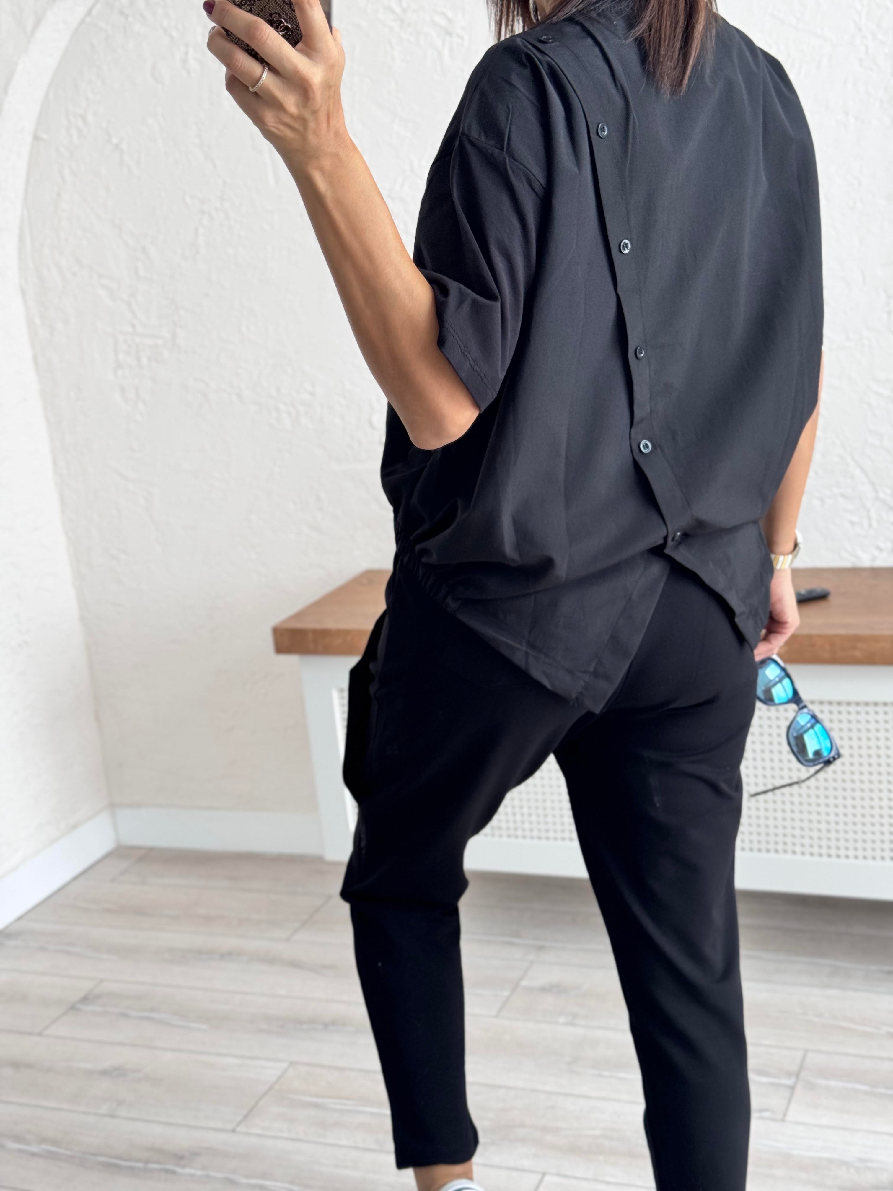 Sırt Düğmeli Tasarım Tshirt Siyah