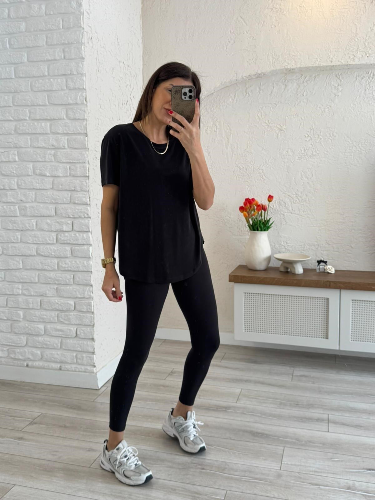 Sırt Pile Detaylı Basic Tişört Siyah 