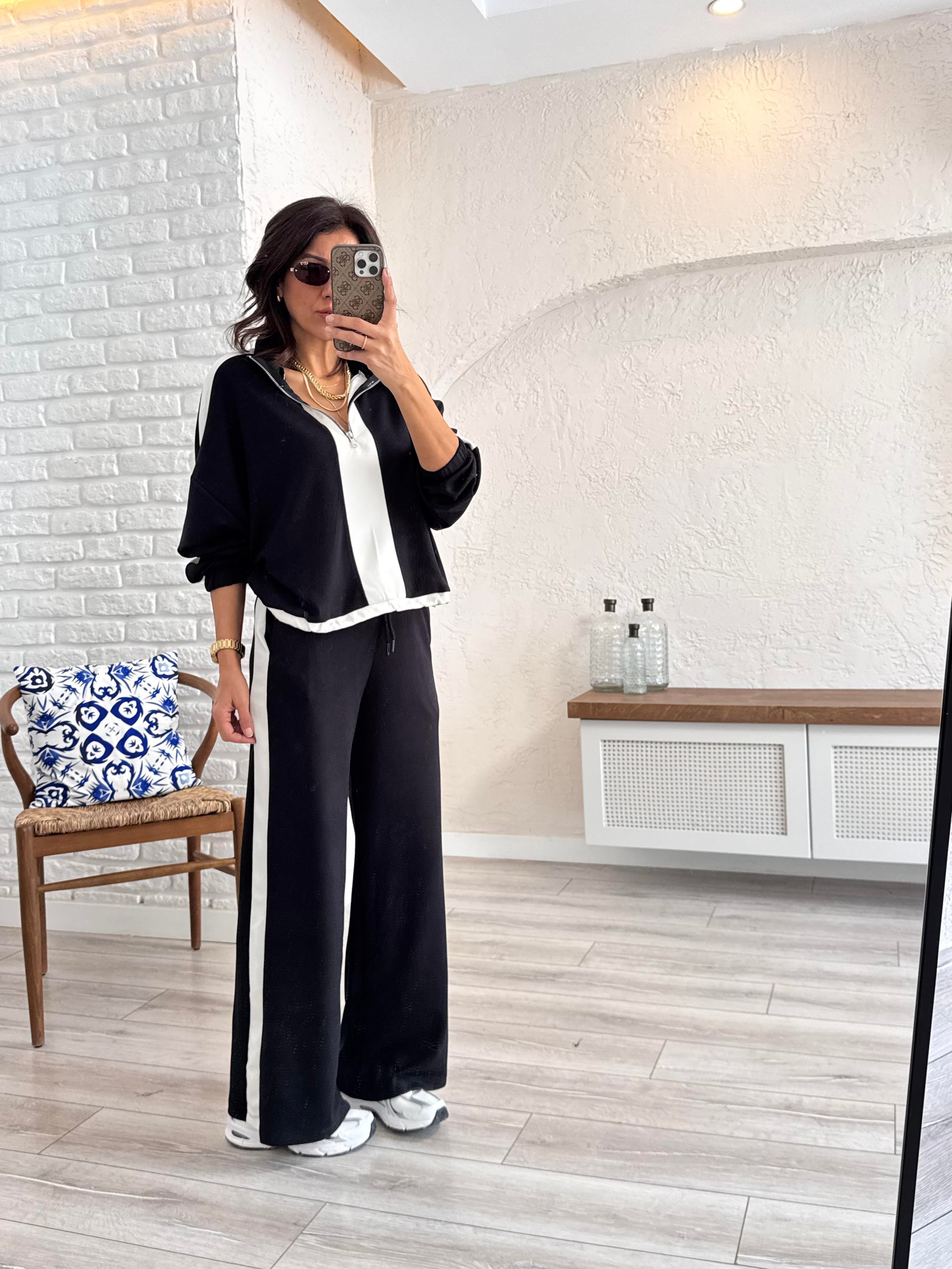 Siyah Şerit Detaylı Takım