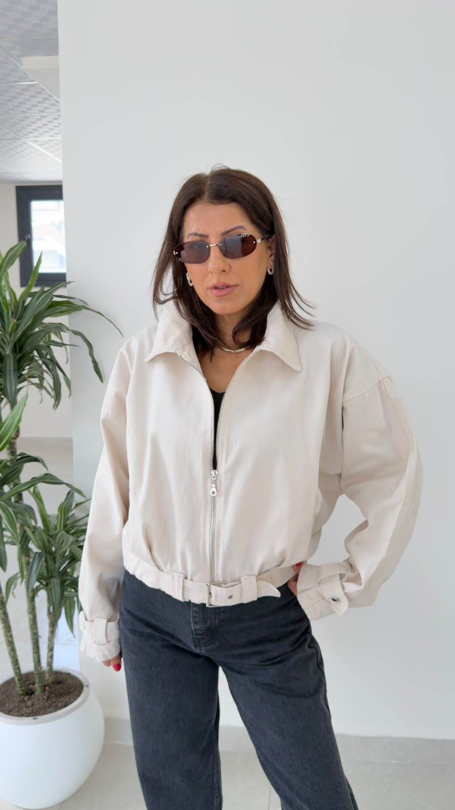 Tokalı Kemerli Gabardin Bomber Ceket Krem