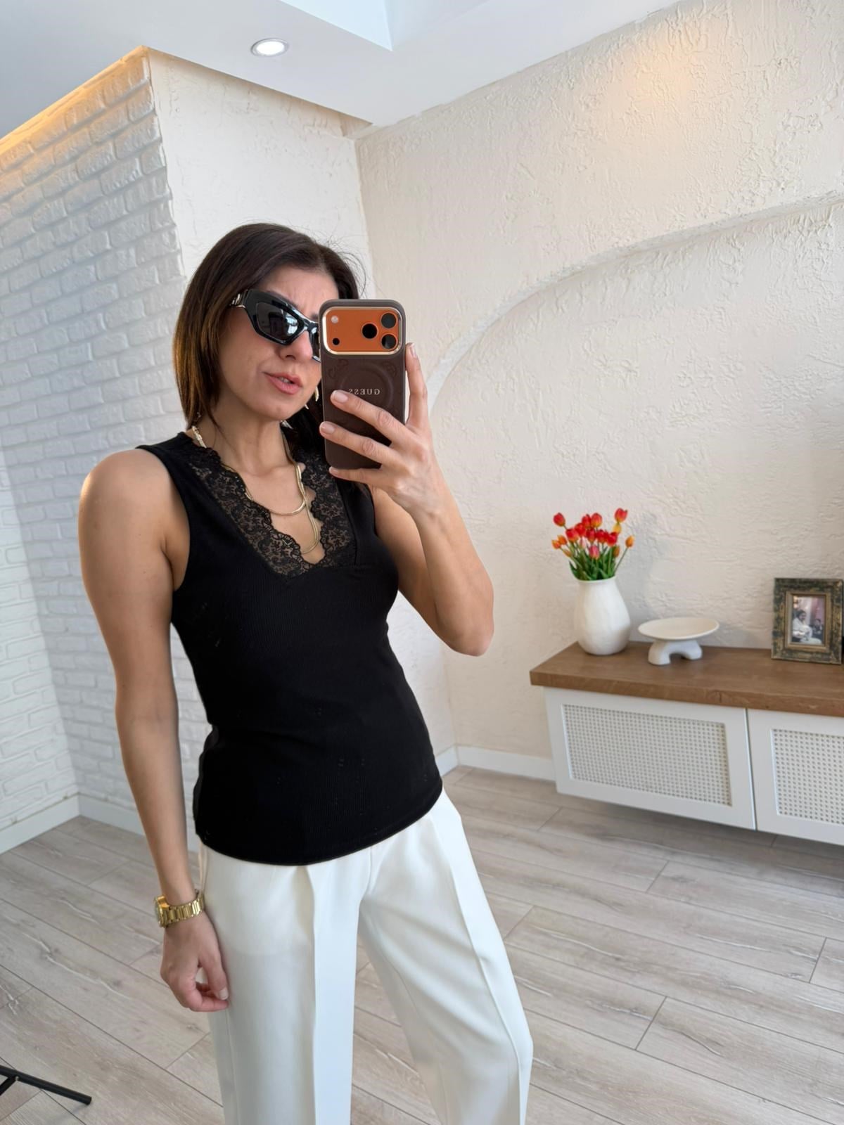 V yaka Dantel Detaylı Bluz Siyah 
