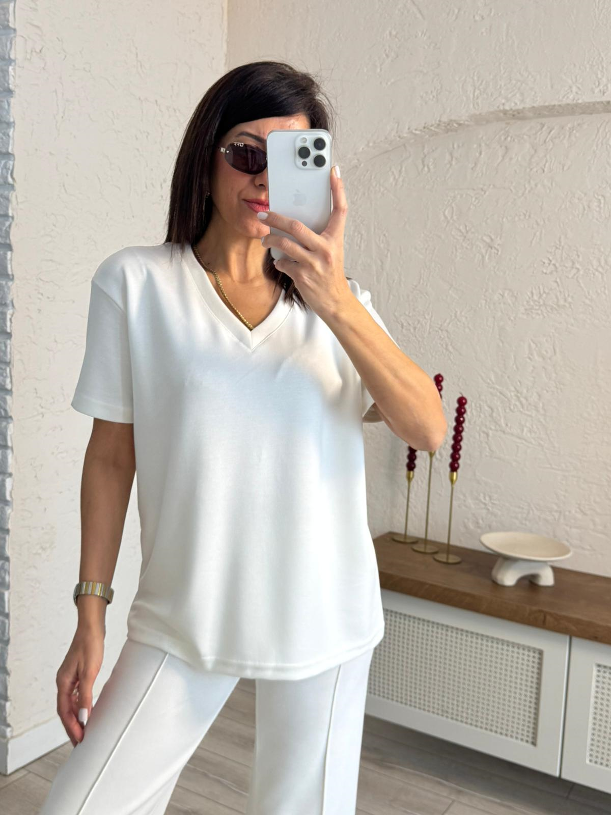 V Yaka Modal Kumaş Tişört Ekru